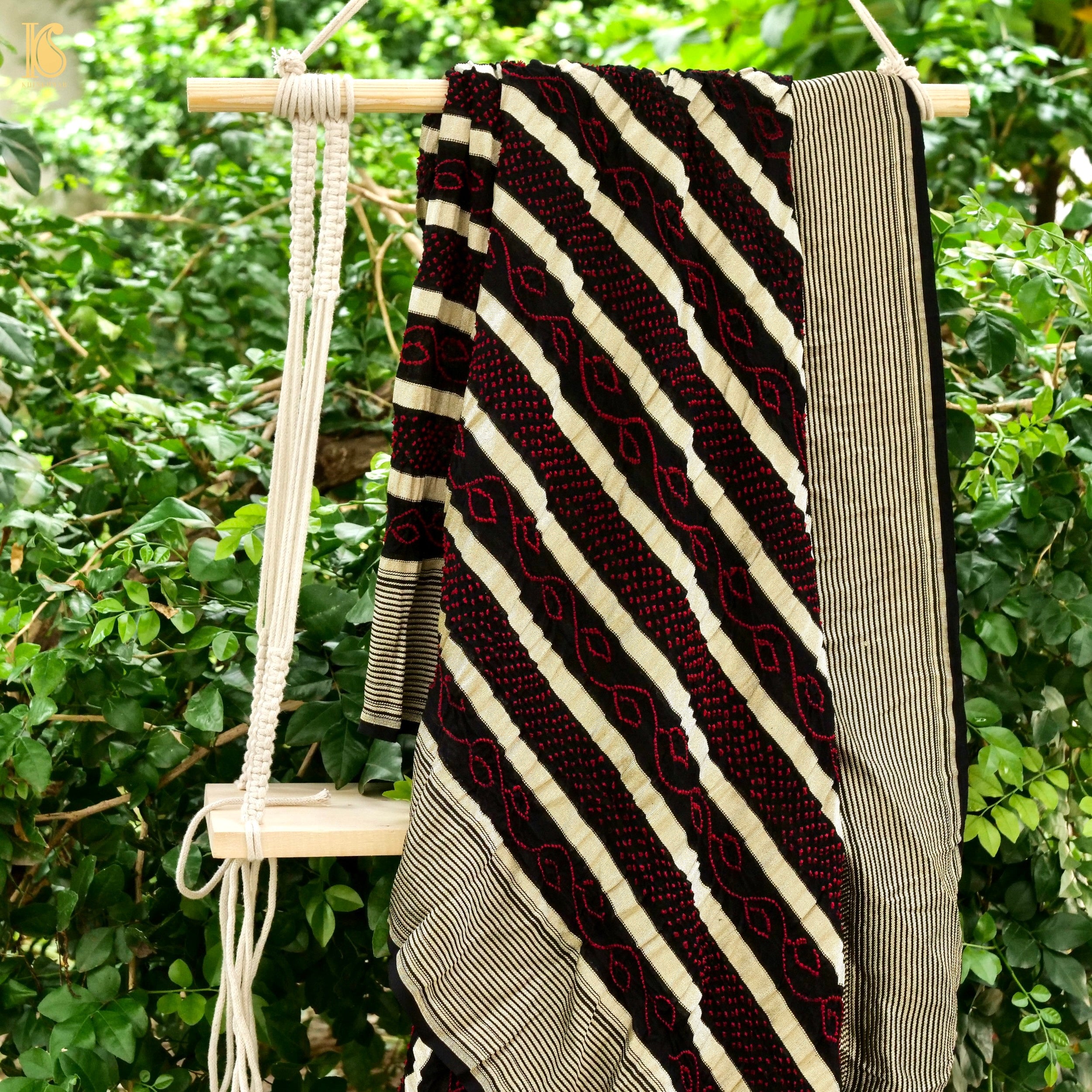 Handloom Pure Georgette Banarasi Bandhani Stripes Dupatta