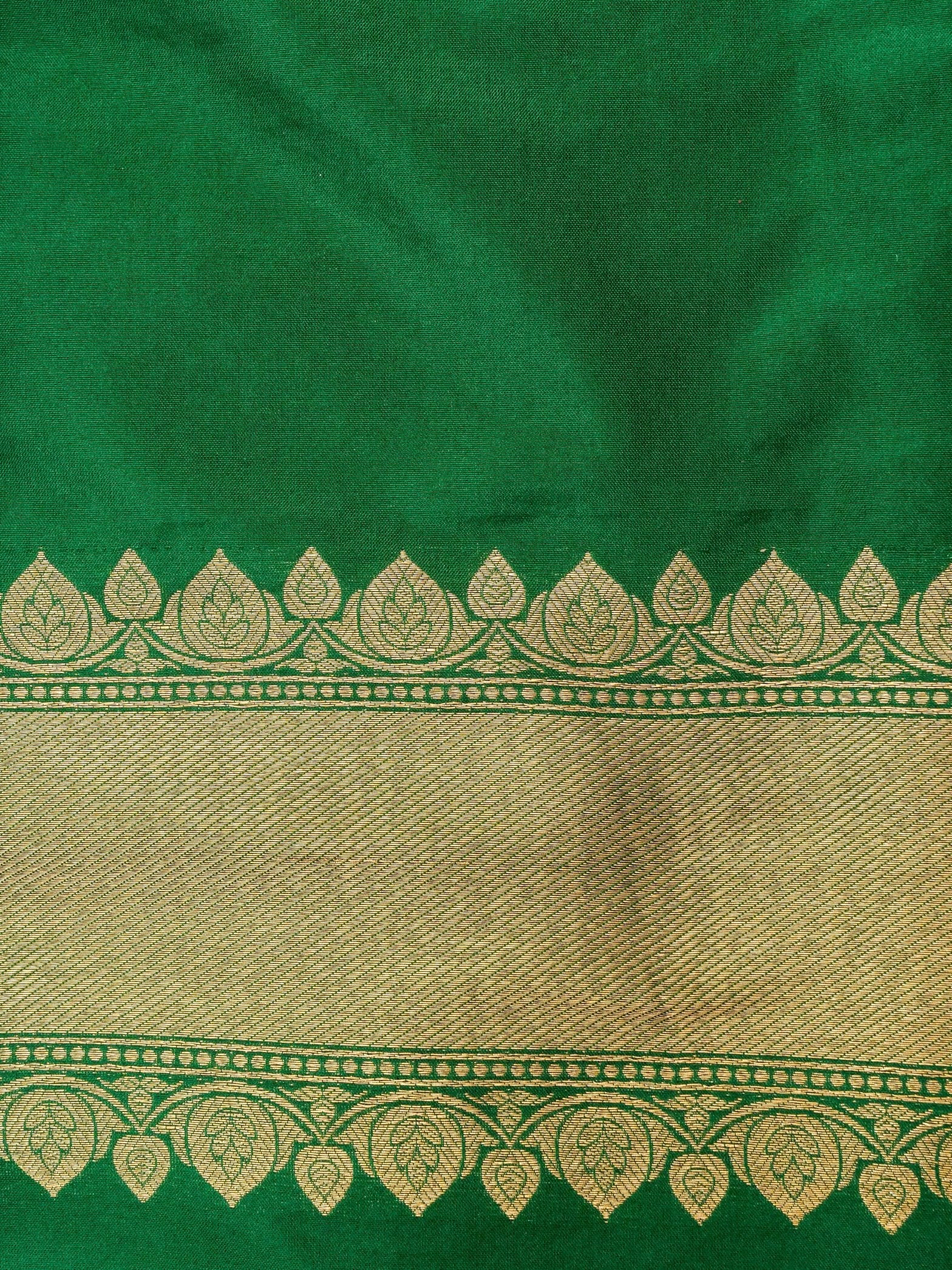 Handloom Banarasi Silk Zari Tanchoi Saree