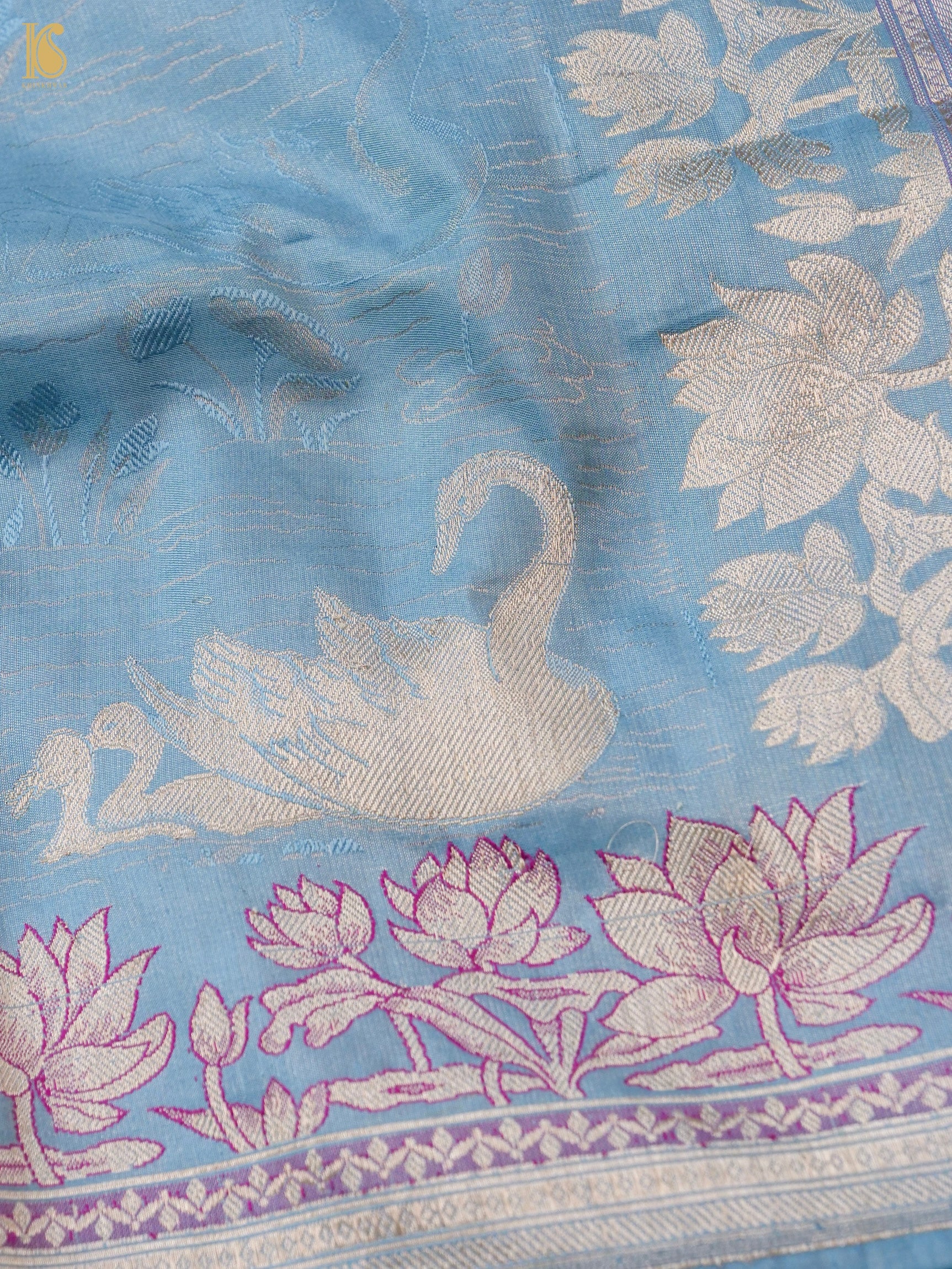Handloom Banarasi Mashru Silk Tanchoi Saree