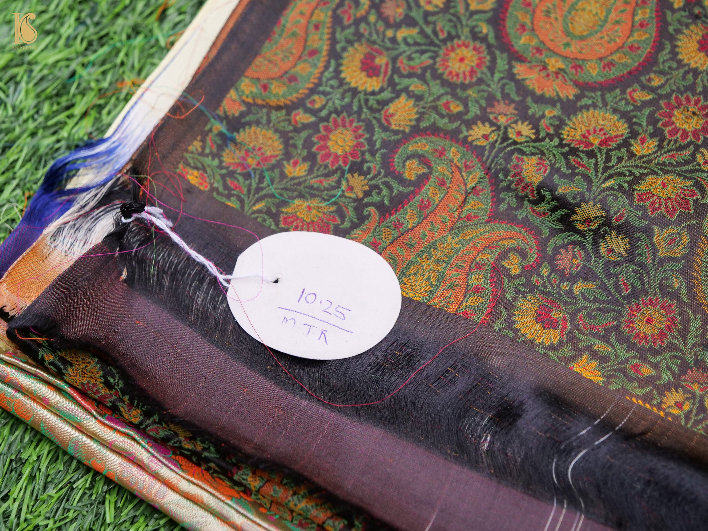 Handloom Banarasi Kalka Ambi Tanchoi Silk Fabric