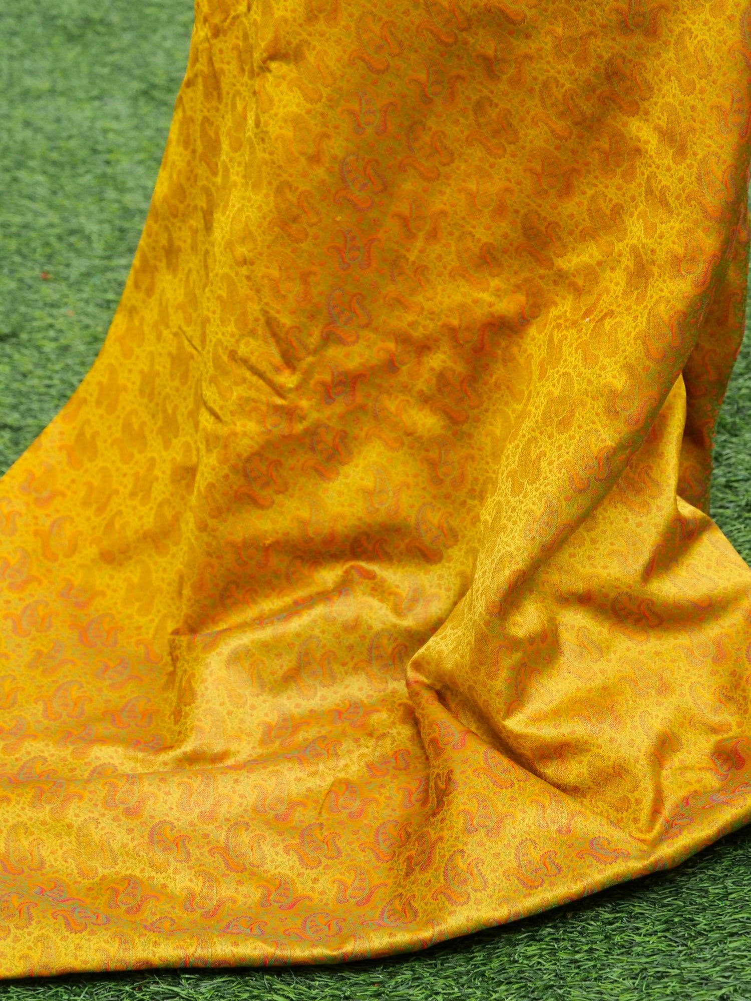 Handloom Banarasi Royal Ambi Tanchoi Silk Fabric