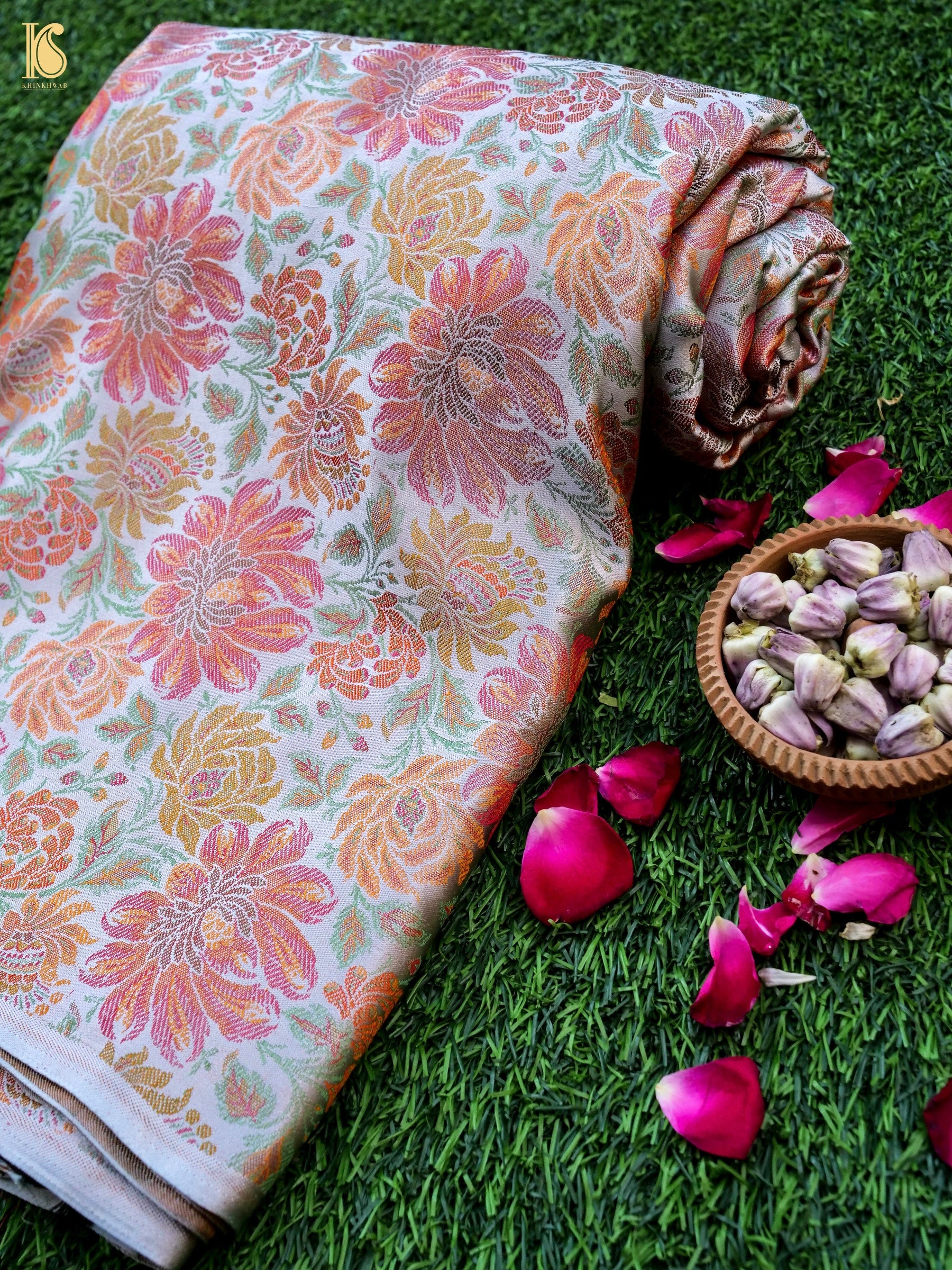 Handloom Banarasi Tanchoi Silk Dahlia Fabric