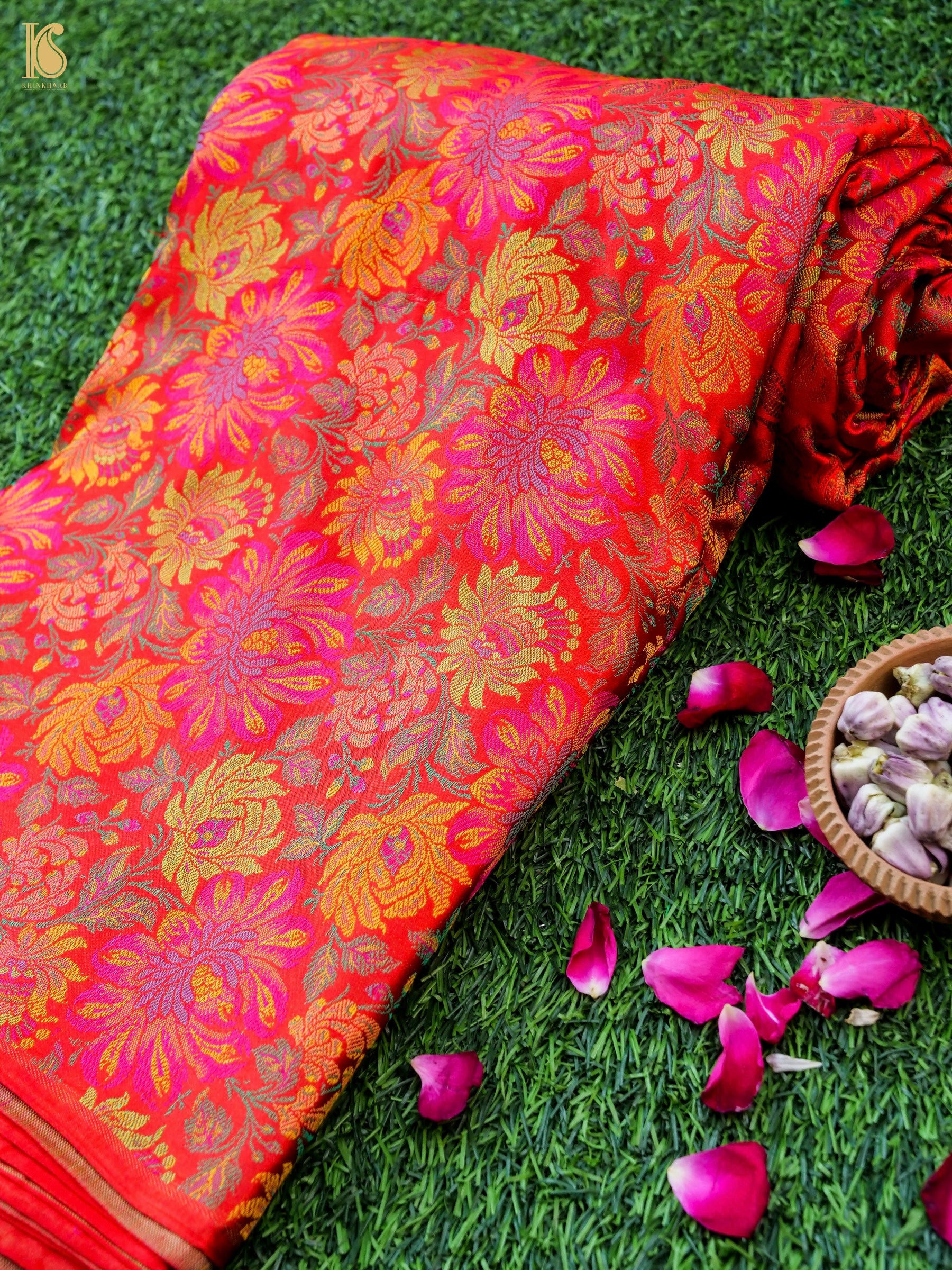 Handloom Banarasi Dahlia Tanchoi Silk Fabric