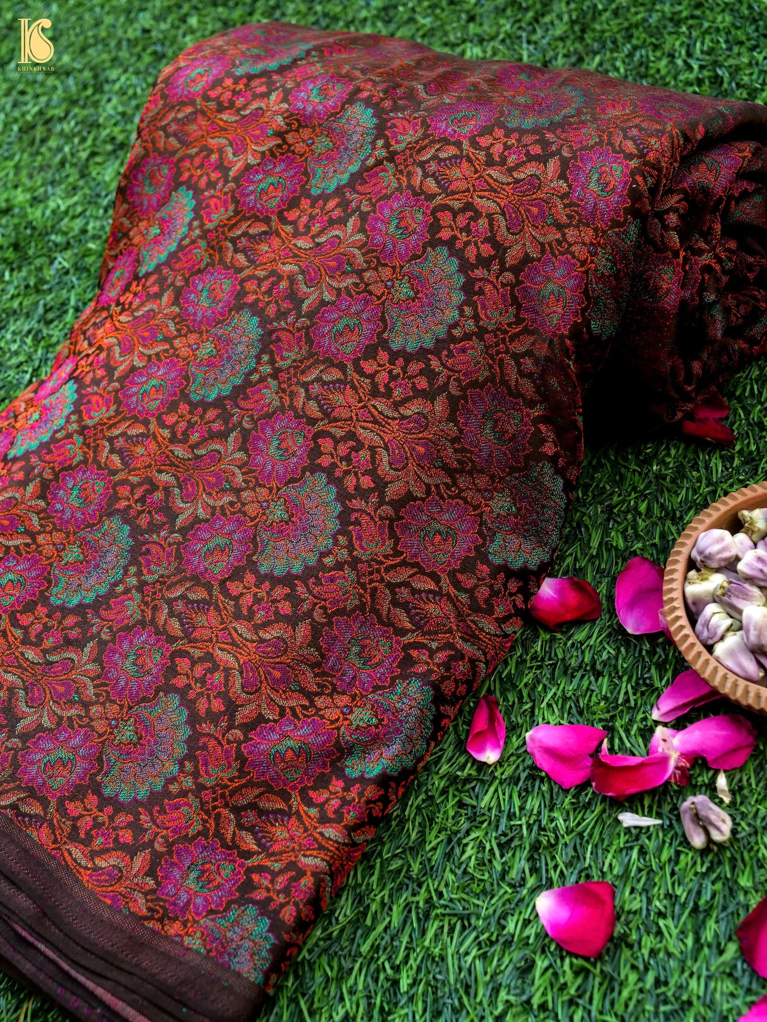Handloom Banarasi Tanchoi Silk Kamal Fabric