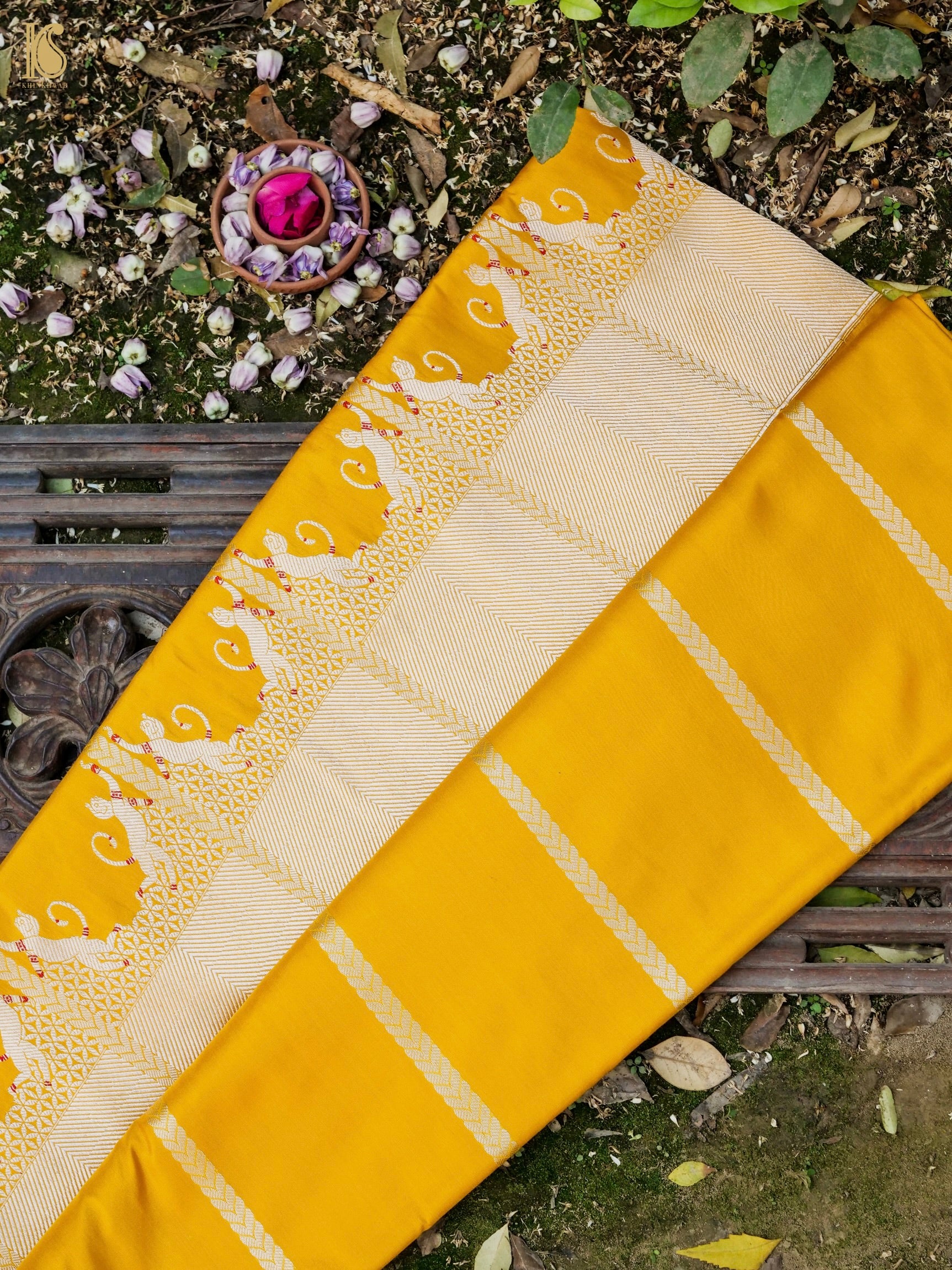 Handloom Banarasi Katan Silk Monkey Border Saree
