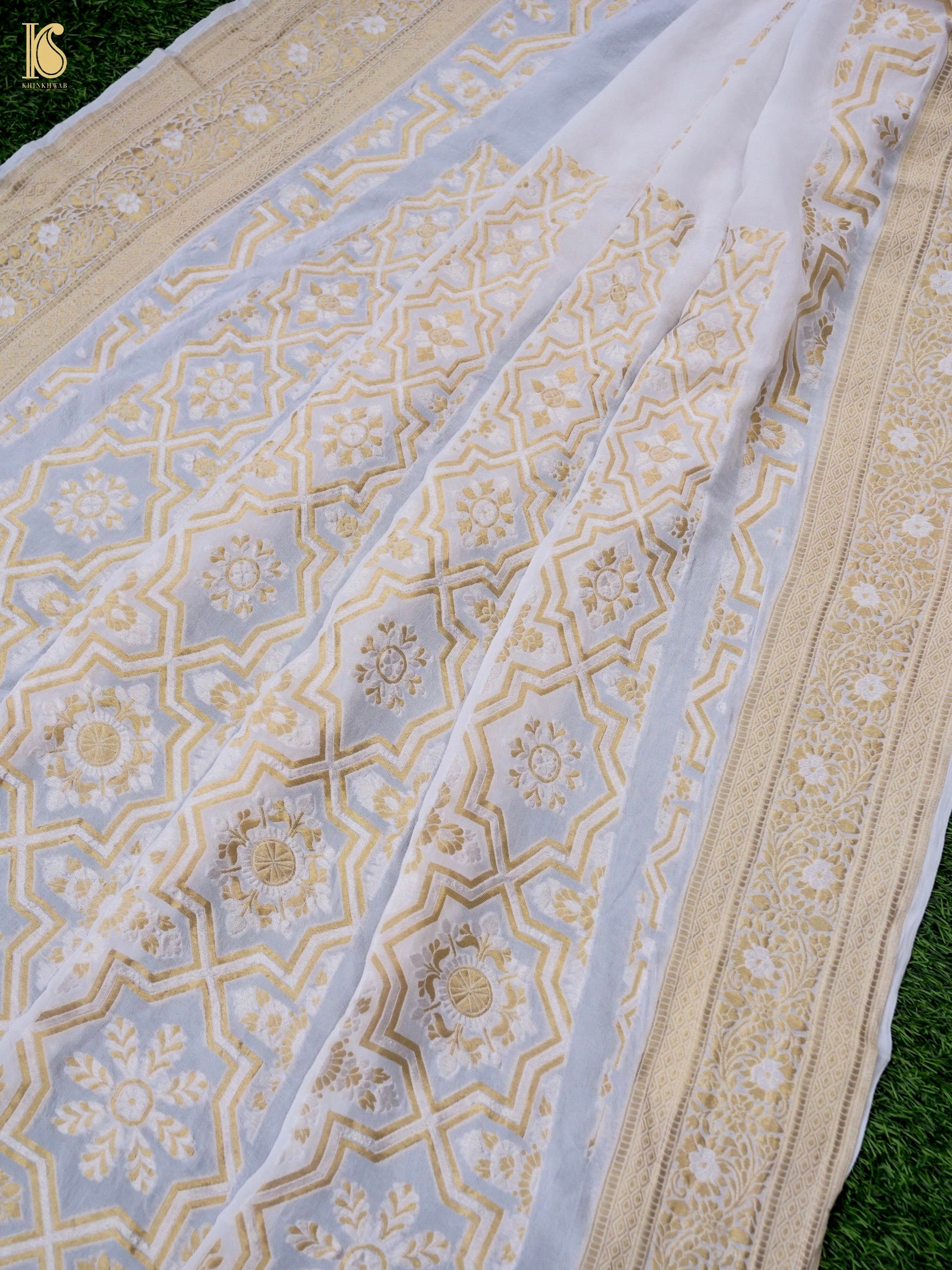 Georgette Kalidar Banarasi Dyeable Lehenga