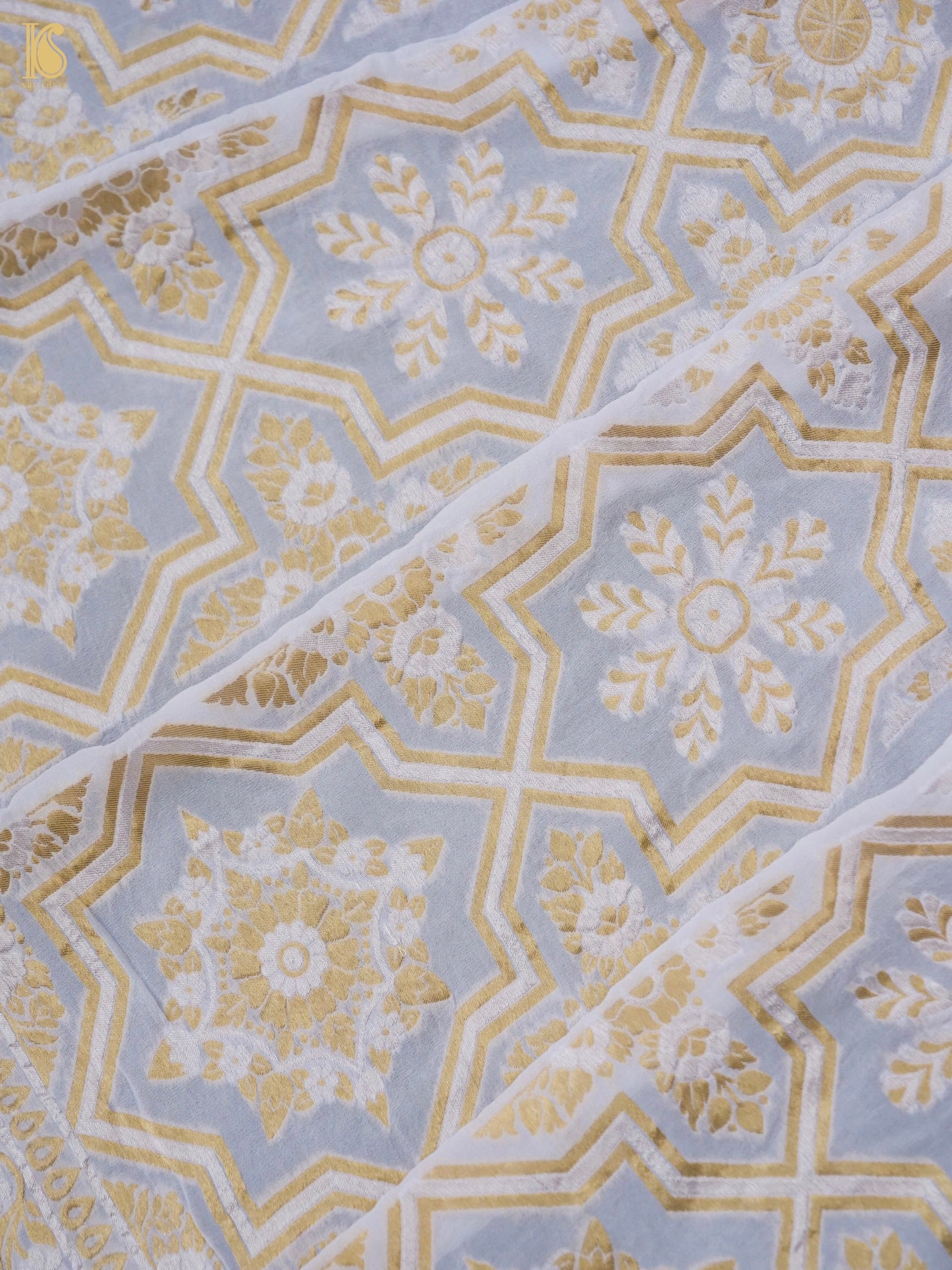 Georgette Kalidar Banarasi Dyeable Lehenga