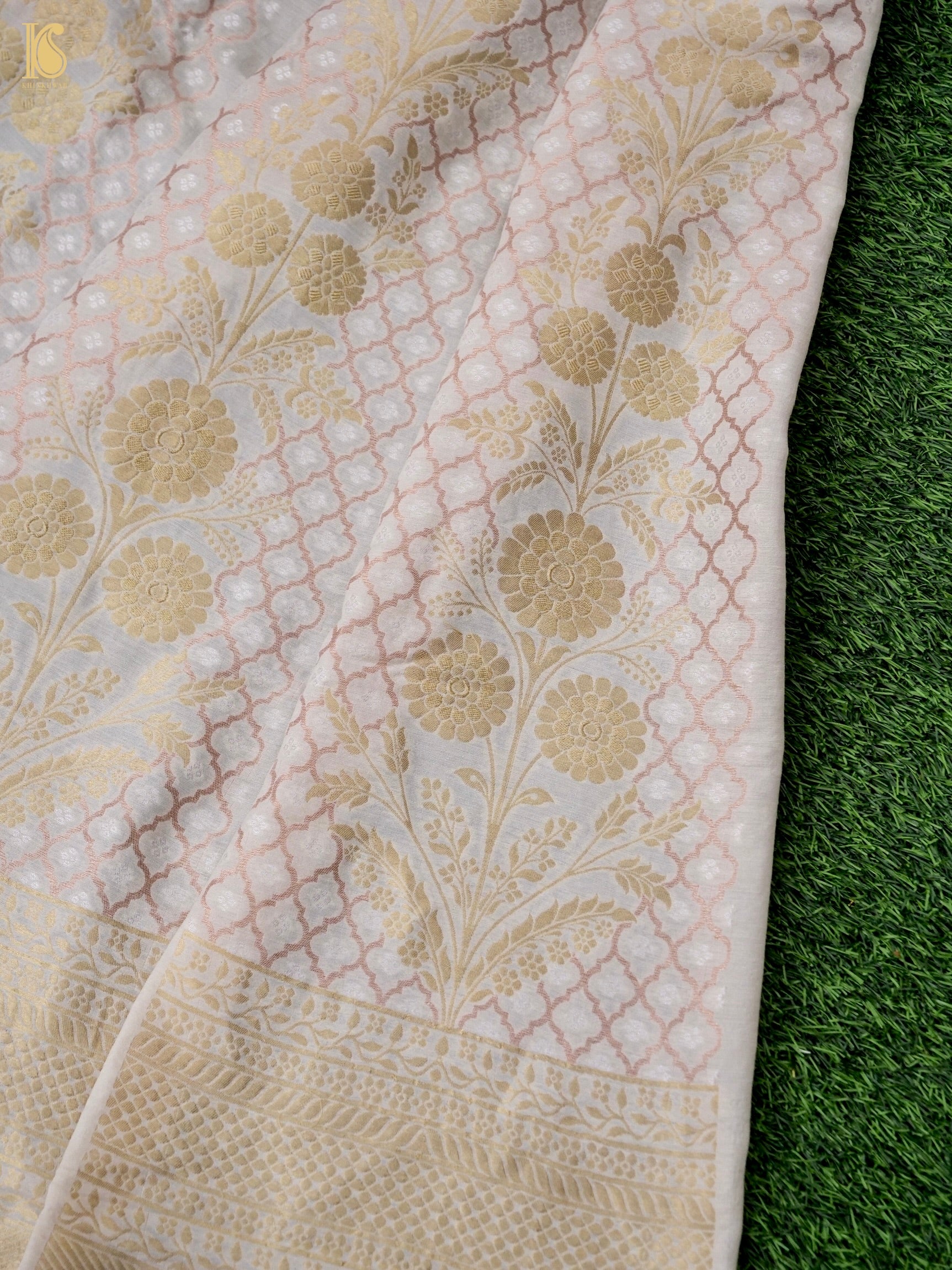 Georgette Kalidar Banarasi Dyeable Lehenga