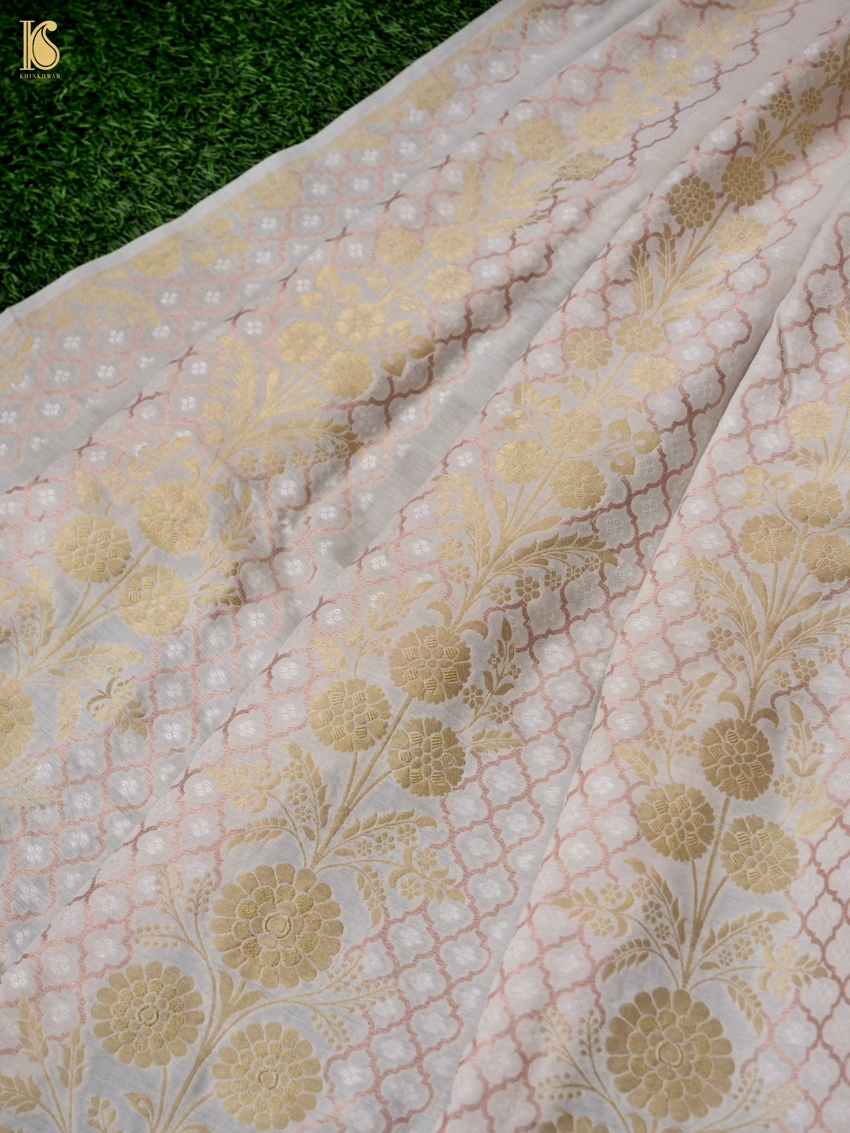 Georgette Kalidar Banarasi Dyeable Lehenga