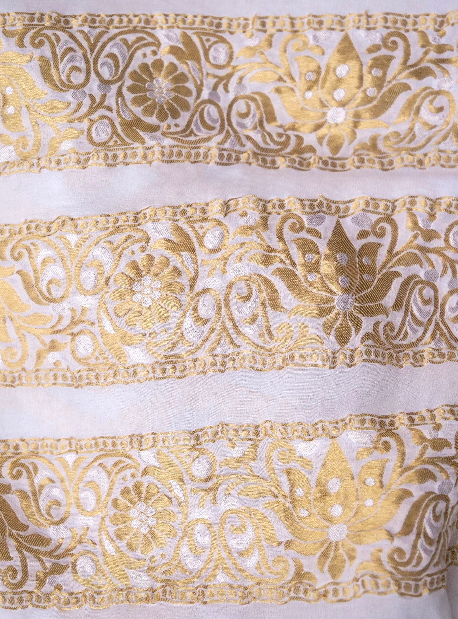 Georgette Kalidar Banarasi Dyeable Lehenga