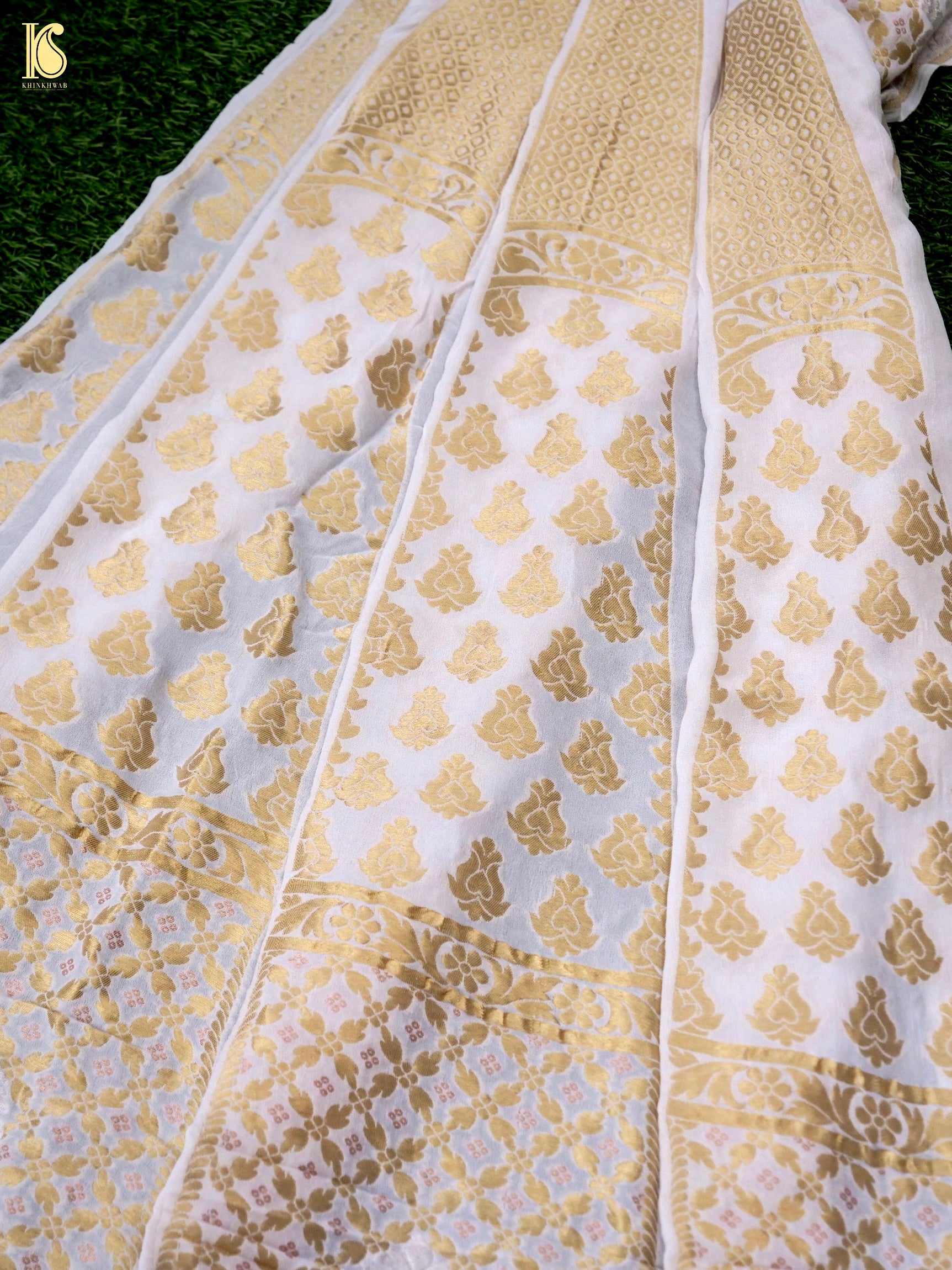 Georgette Kalidar Banarasi Dyeable Lehenga