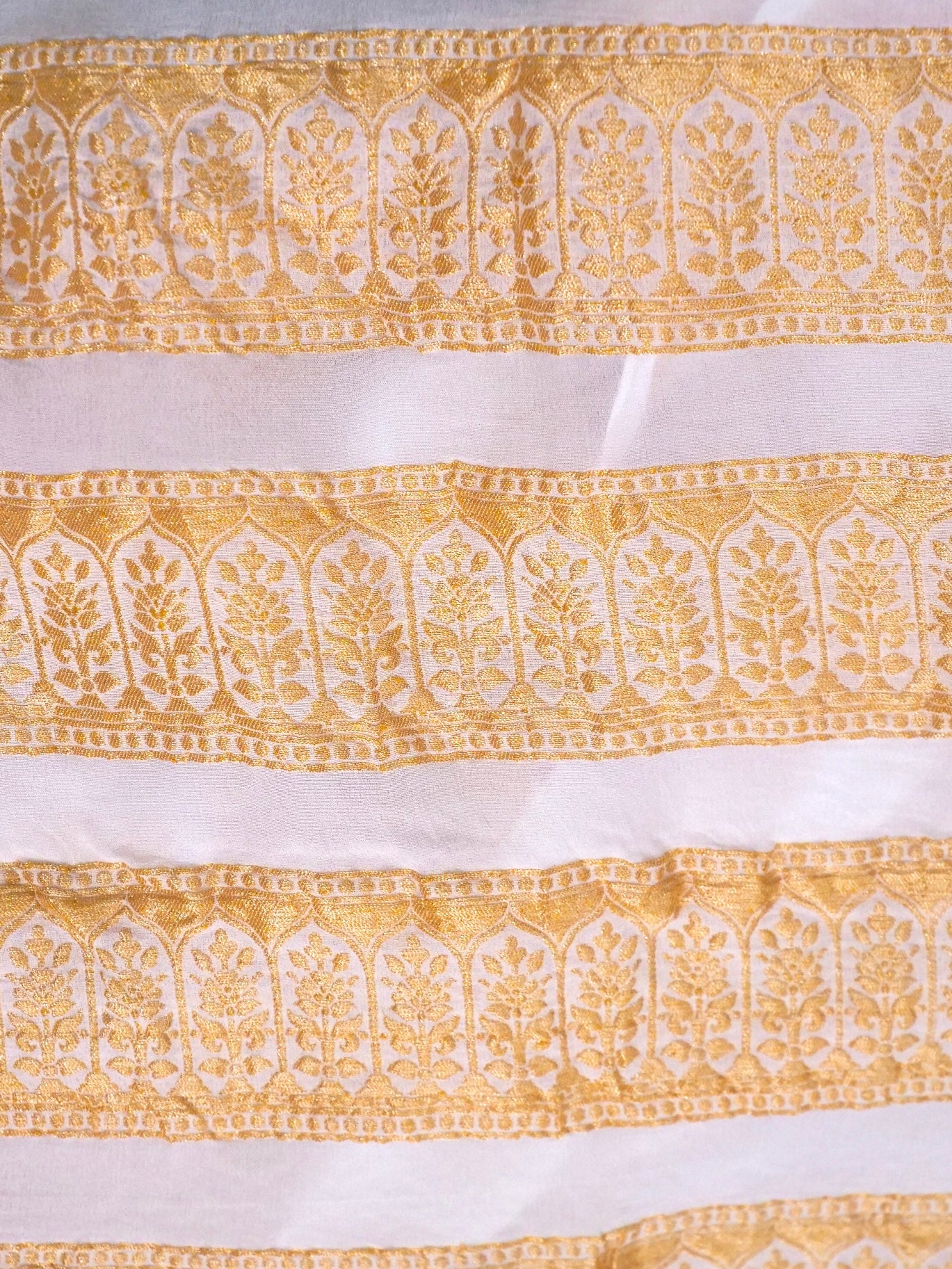 Georgette Kalidar Banarasi Dyeable Lehenga