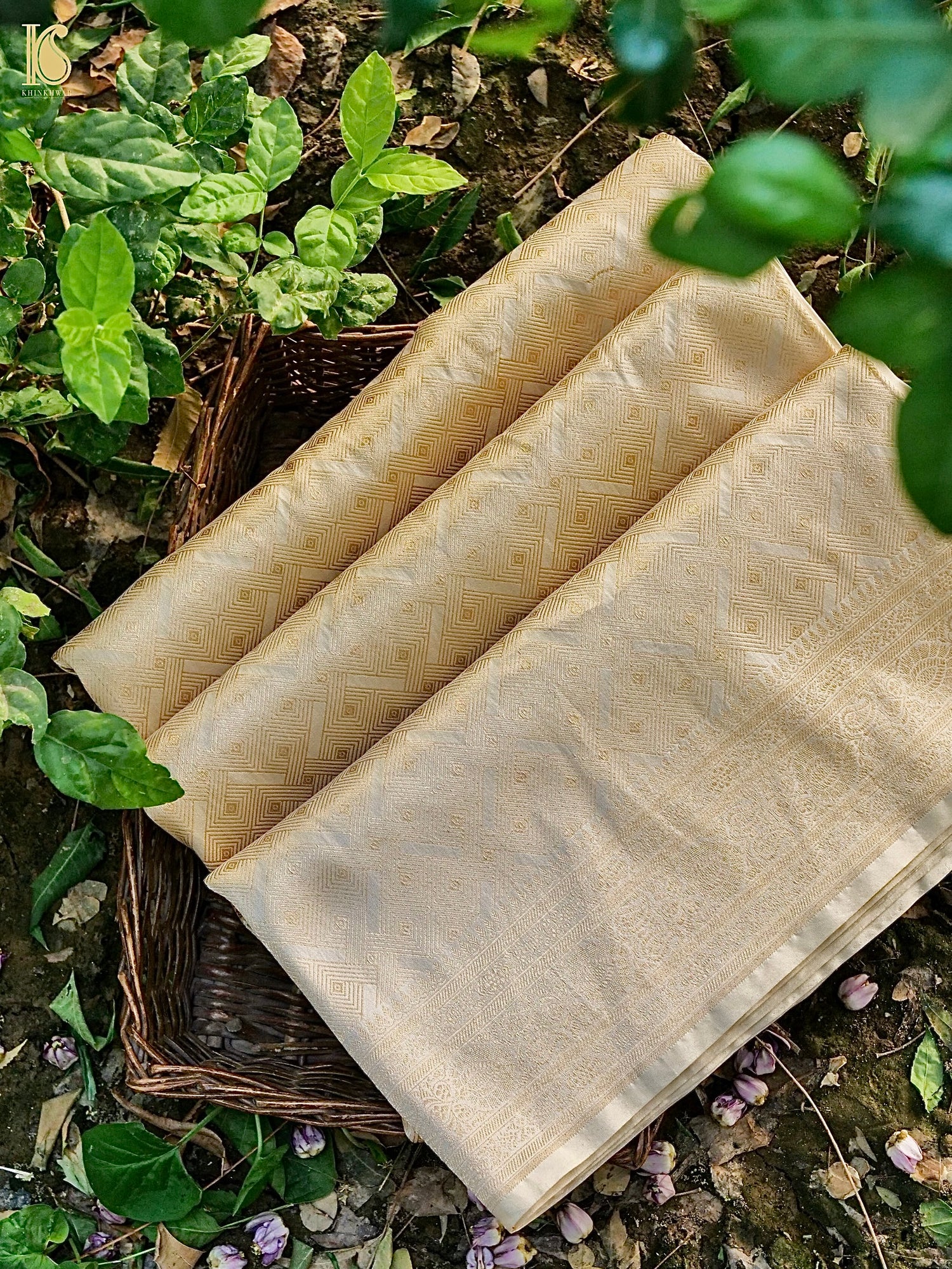 Handloom Banarasi Katan Silk Zari Tanchoi Saree