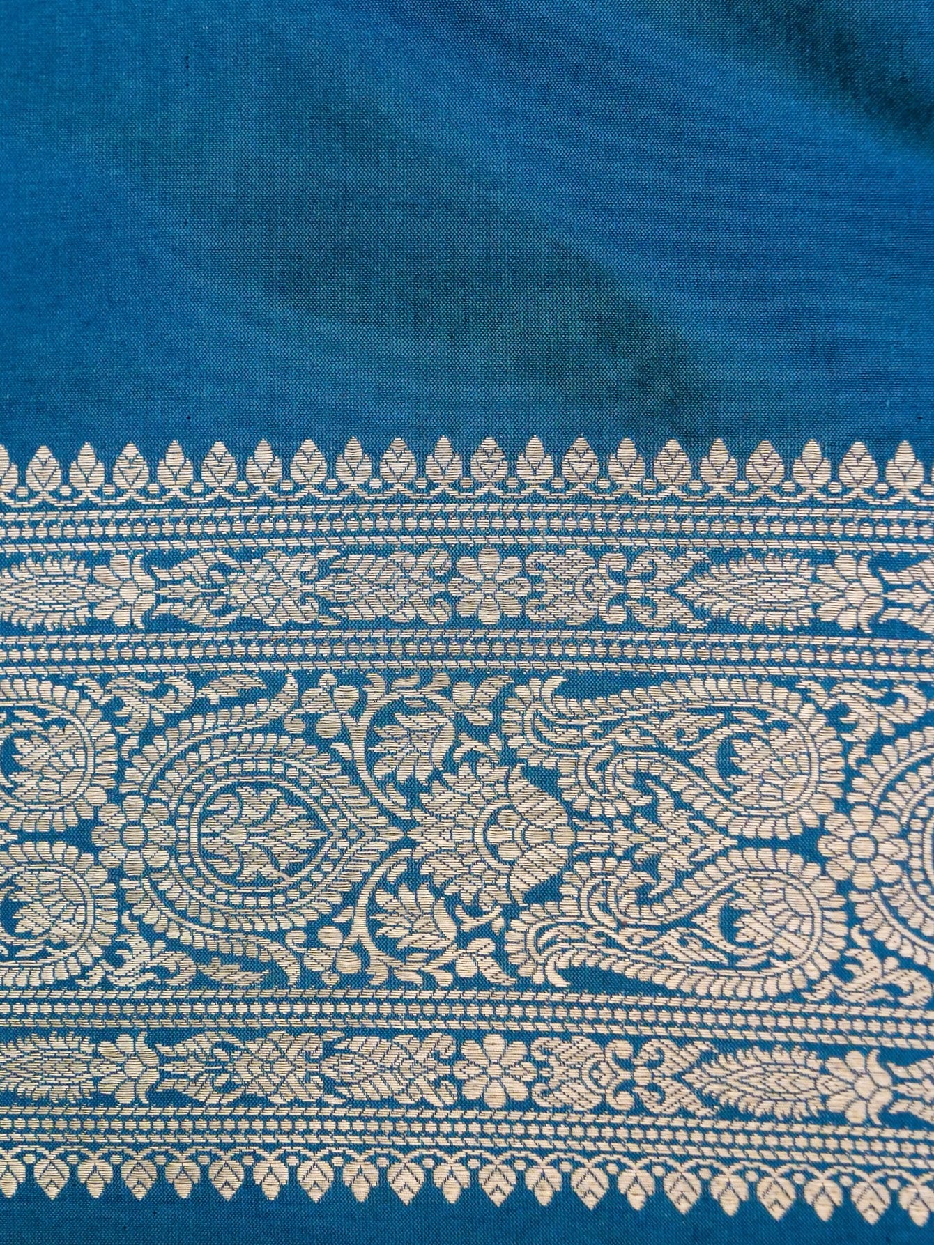 Handloom Banarasi Katan Silk Zari Tanchoi Saree
