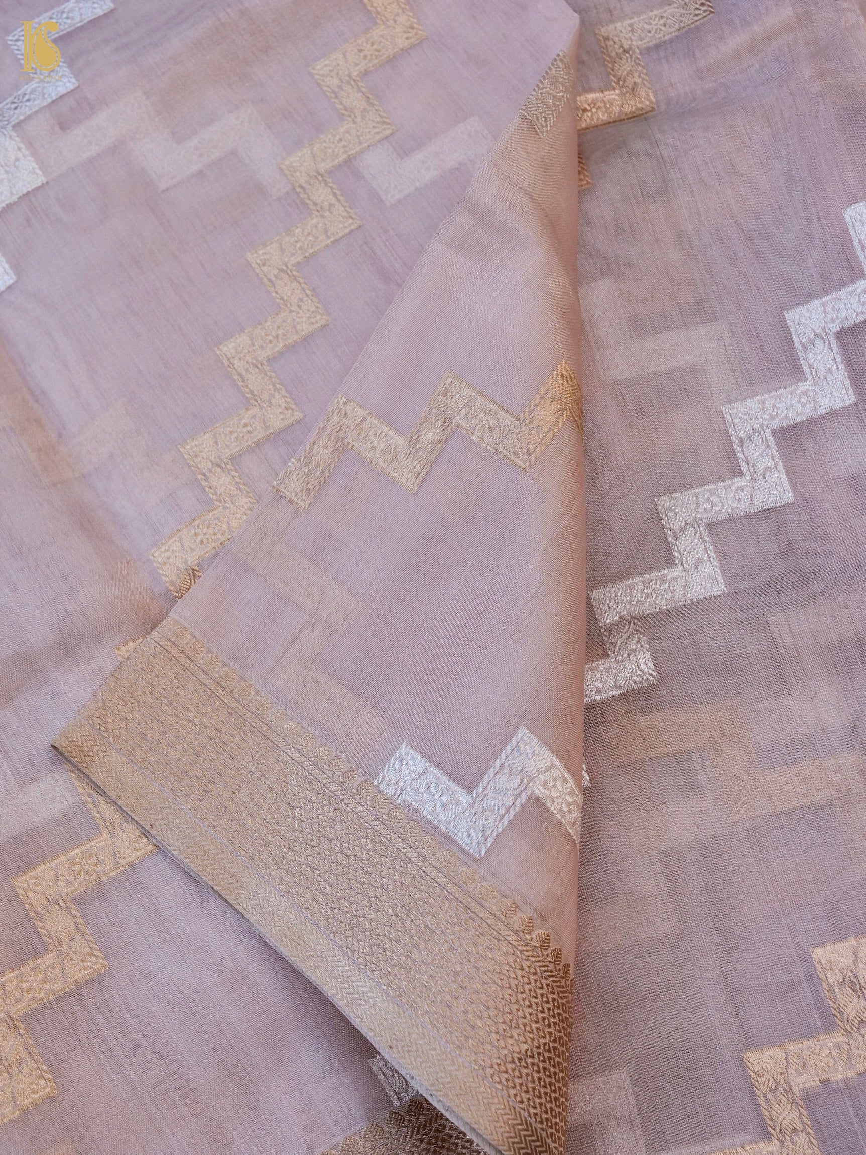 Handloom Banarasi Kora Tissue Dyeable Zigzag Saree
