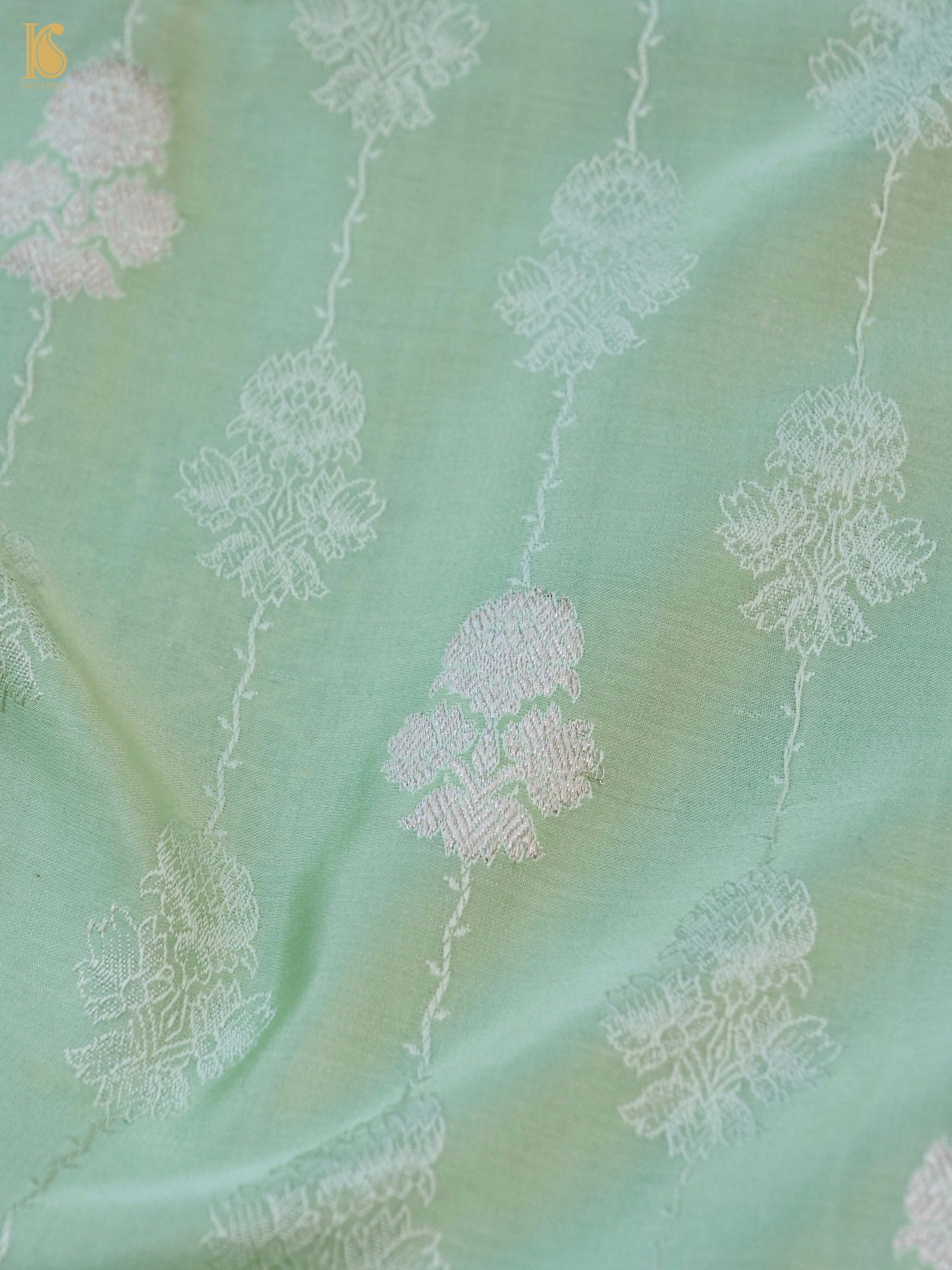 Handloom Banarasi Mashru Silk Tanchoi Kadwa Saree