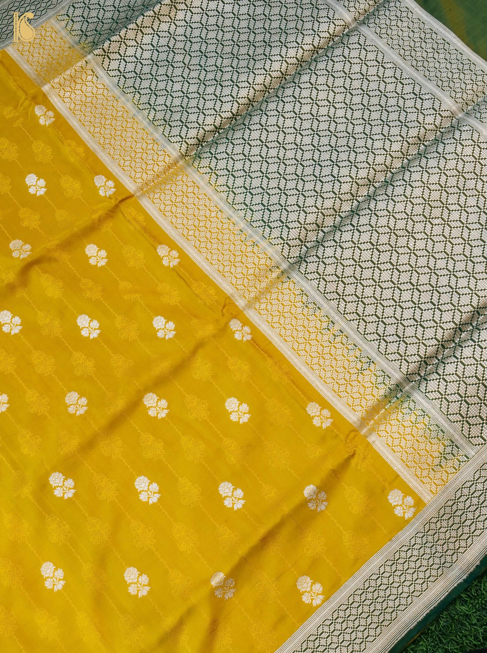 Handloom Banarasi Mashru Silk Tanchoi Kadwa Saree