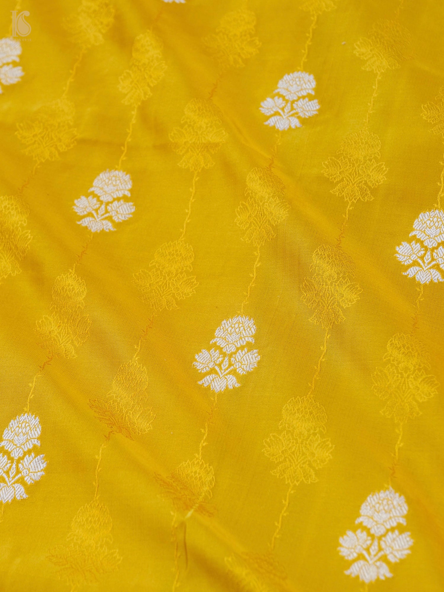 Handloom Banarasi Mashru Silk Tanchoi Kadwa Saree