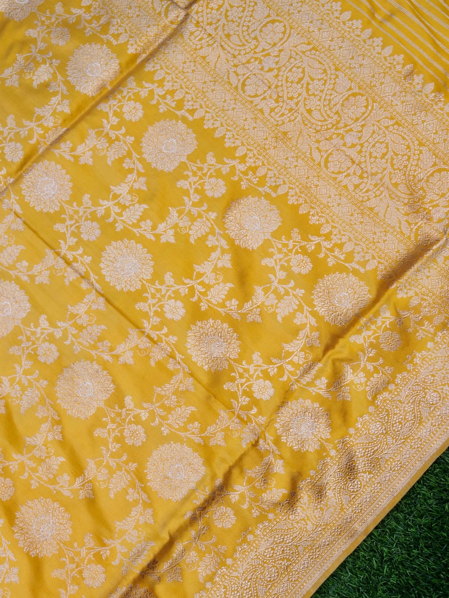 Handwoven Banarasi Katan Silk Kadwa Dupatta