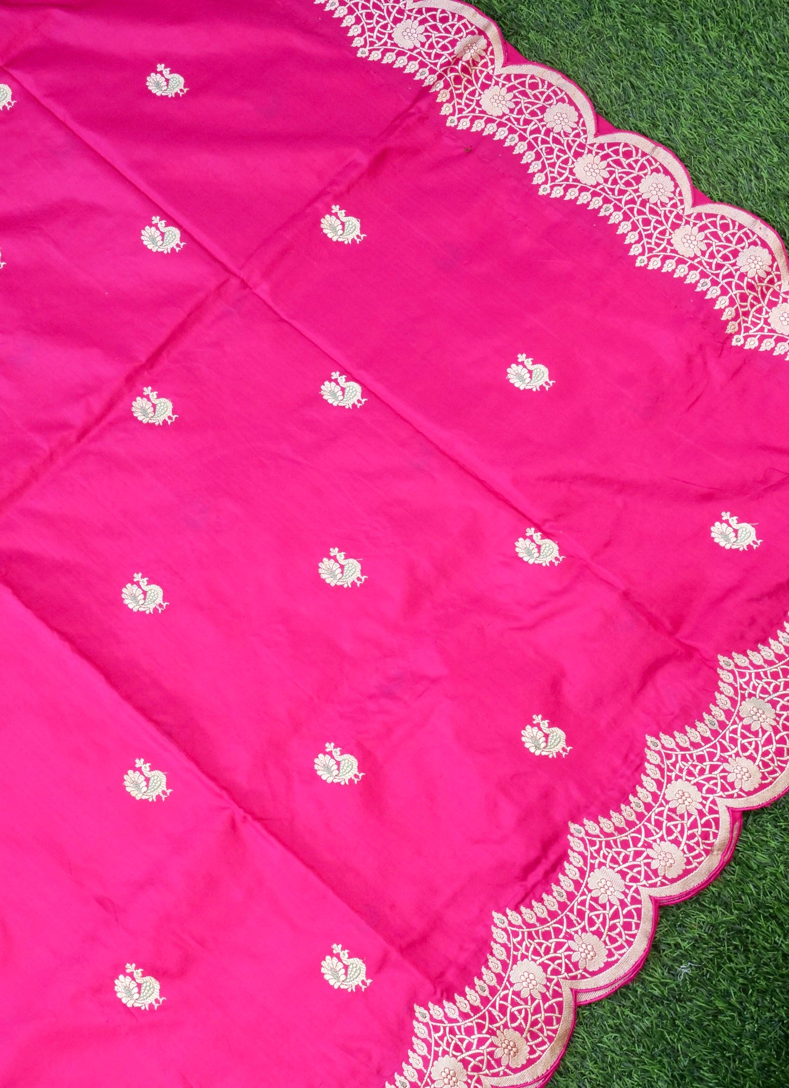 Handloom Katan Silk Banarasi Peacock Scallop Saree