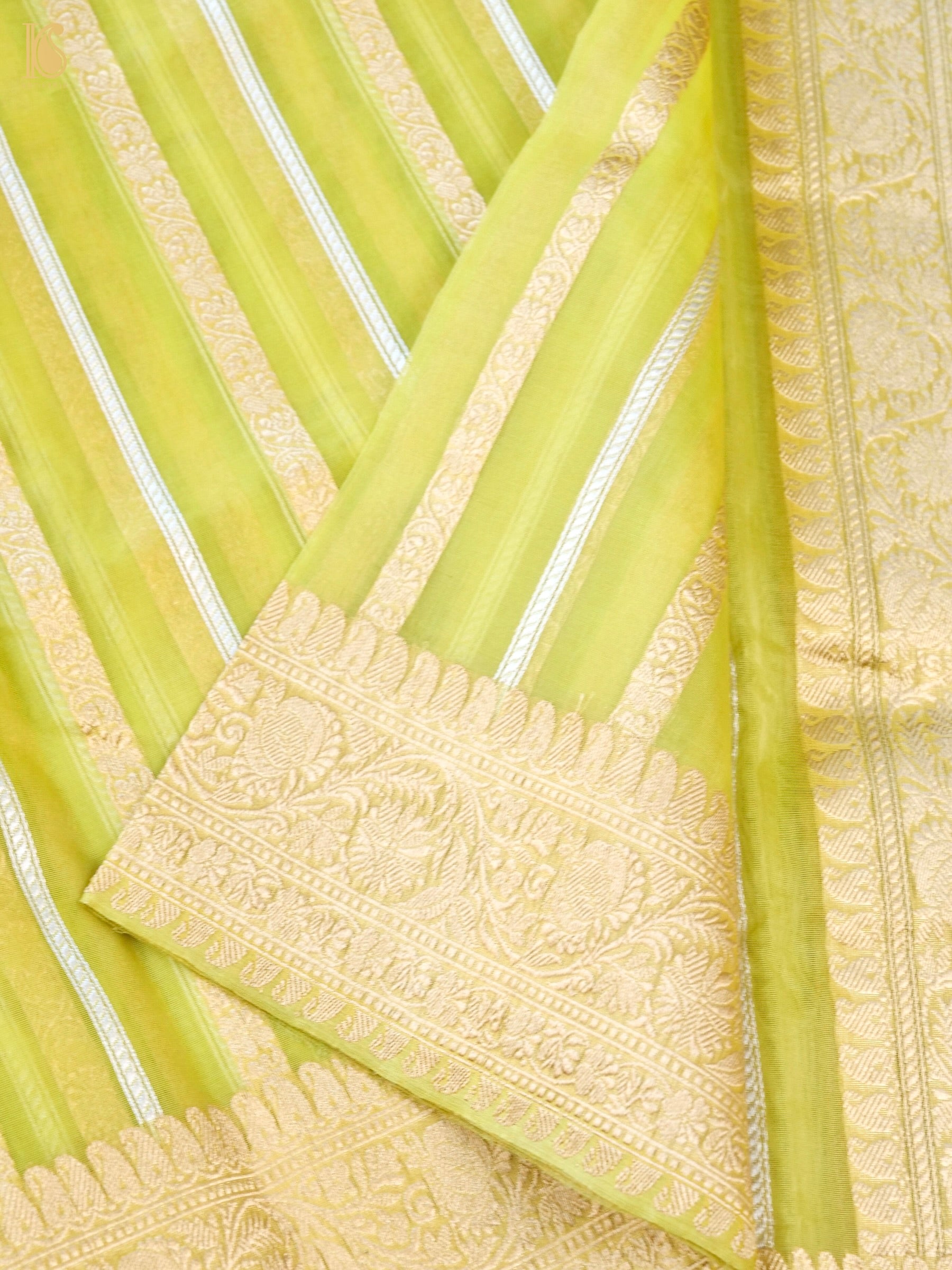 Handloom Banarasi Kora Silk Kadwa Saree