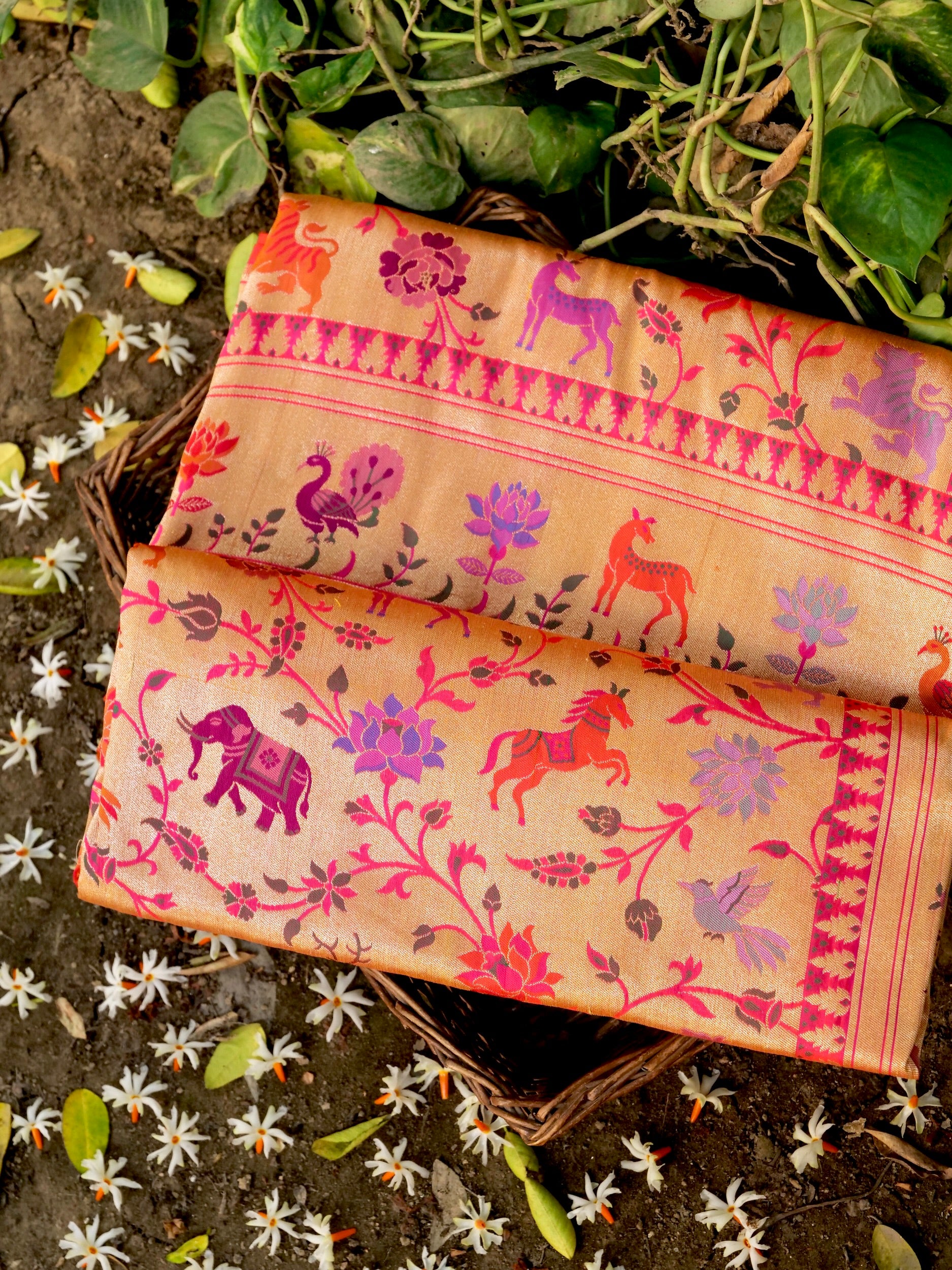 Handloom Banarasi Katan Silk Khinkhab Shikargah Saree