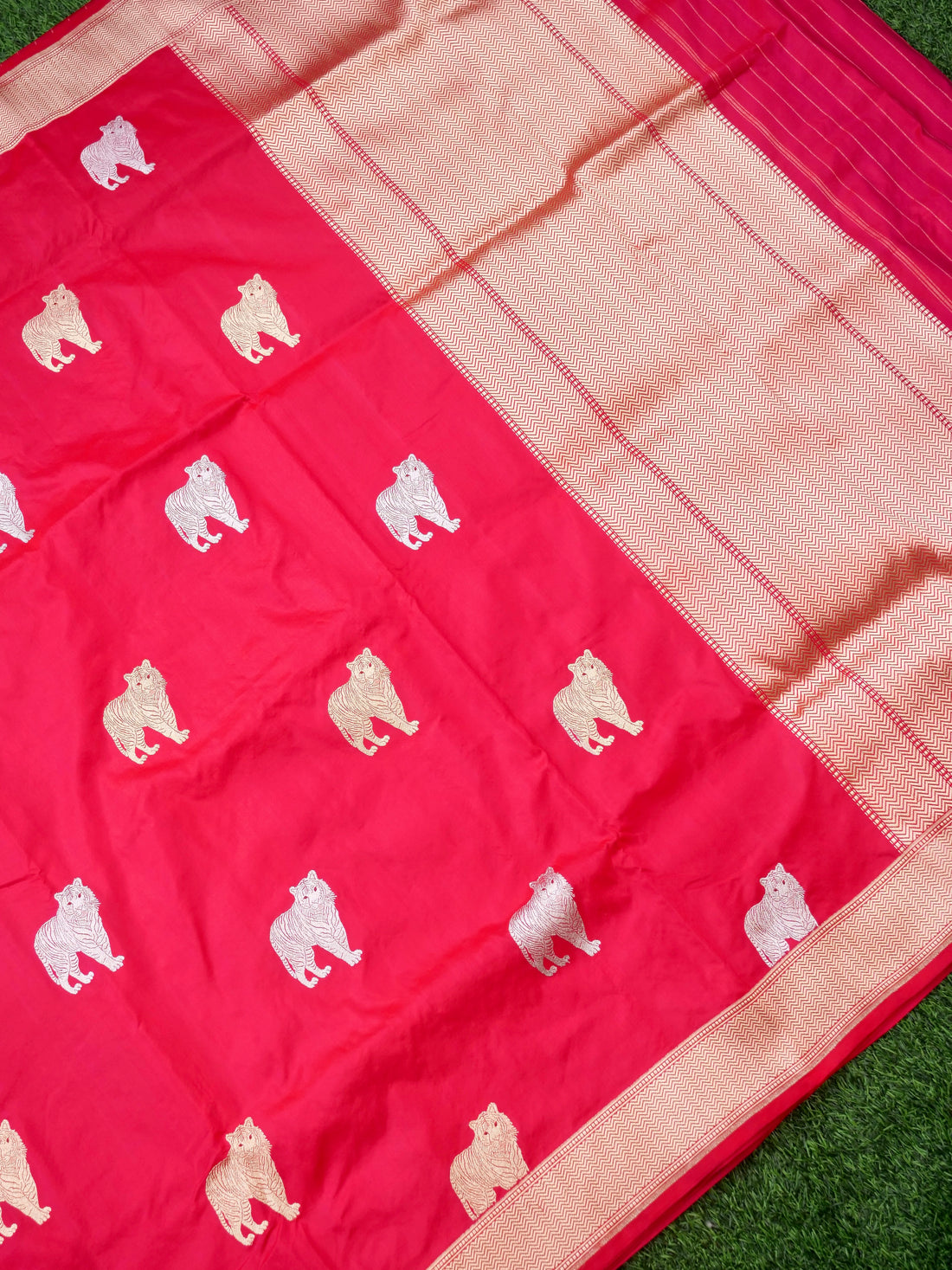 Handloom Banarasi Pure Katan Silk Zarmrig Kadwa Saree