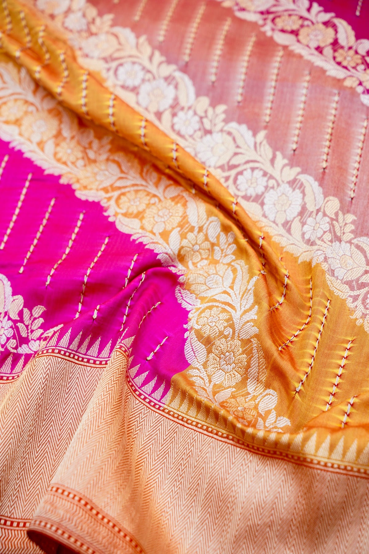 Handloom Banarasi Katan Silk Rangkat Saree with Githi Technique - Khinkhwab