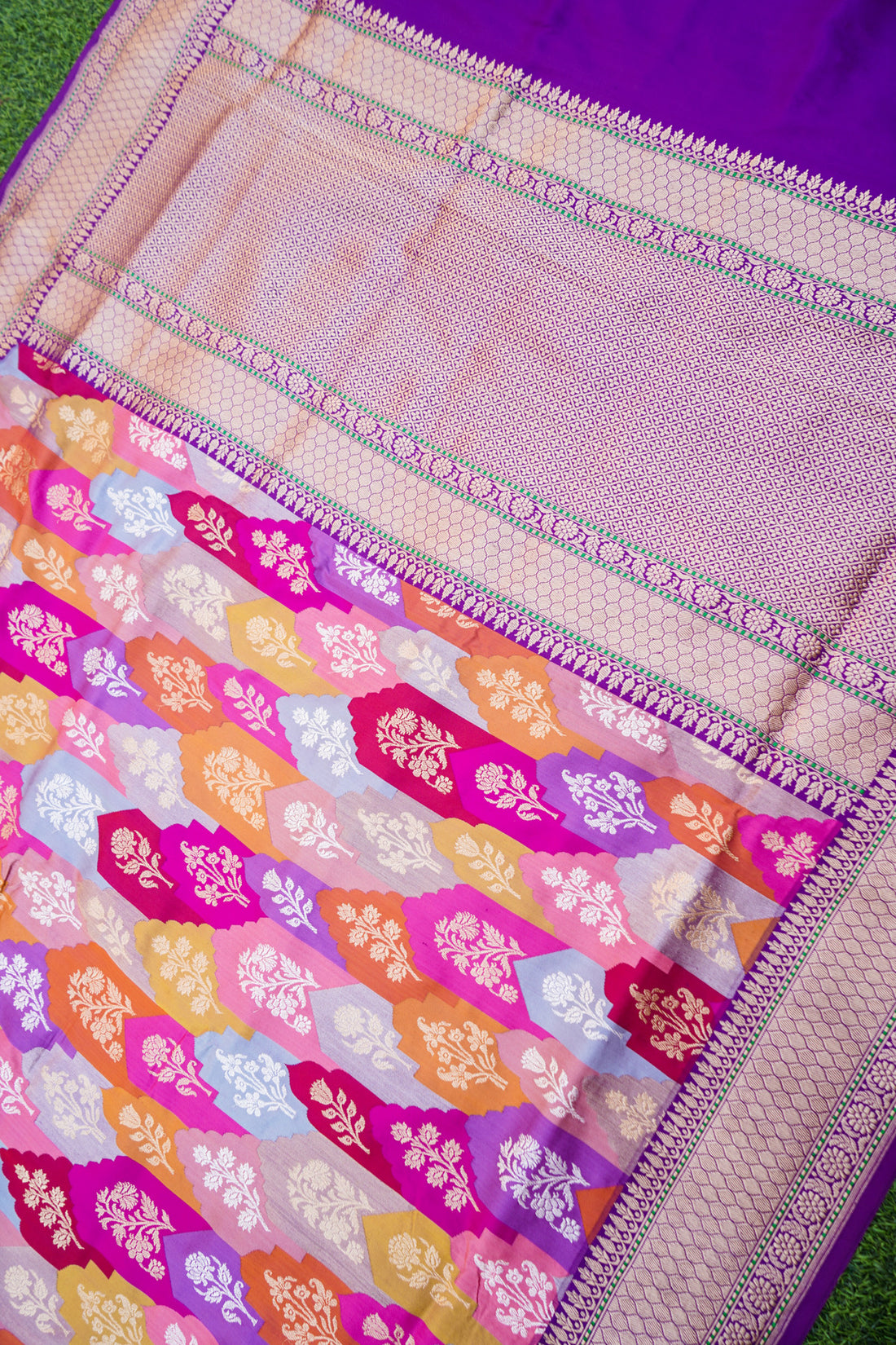 Handloom Banarasi Kadwa Rangkat Katan Silk Saree