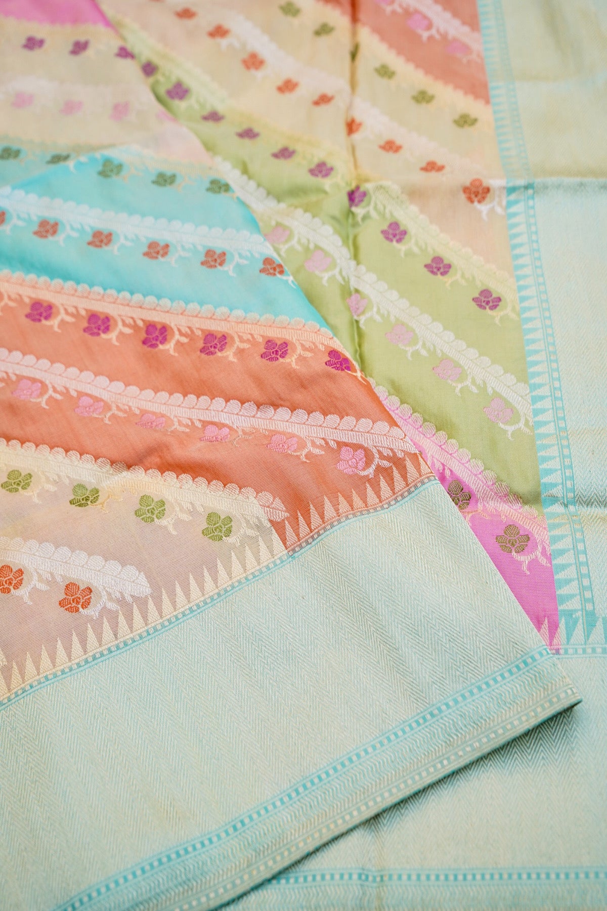 Handloom Banarasi Rangkat Katan Silk Pastel Dupatta - Khinkhwab