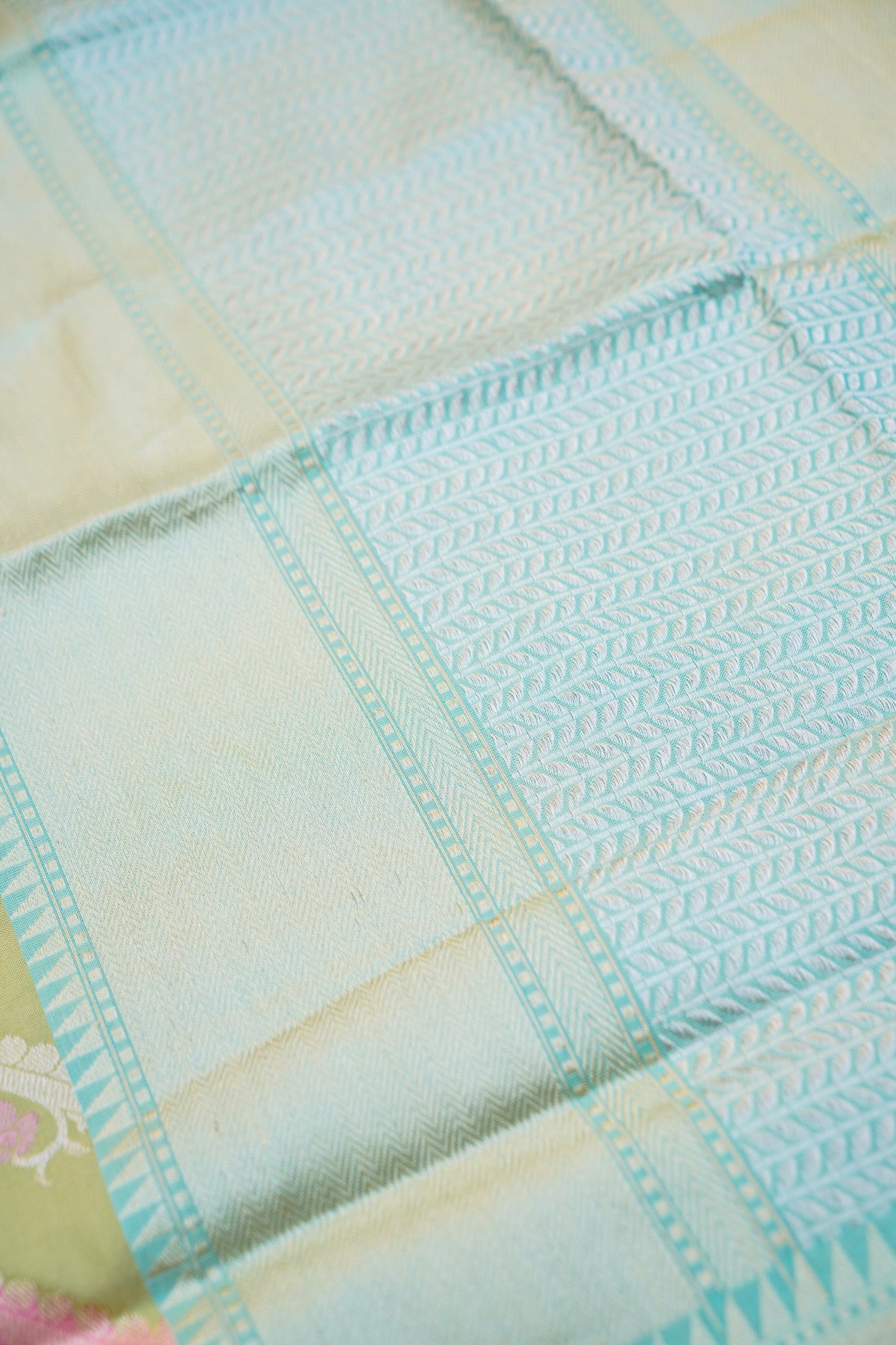Handloom Banarasi Rangkat Katan Silk Pastel Dupatta - Khinkhwab