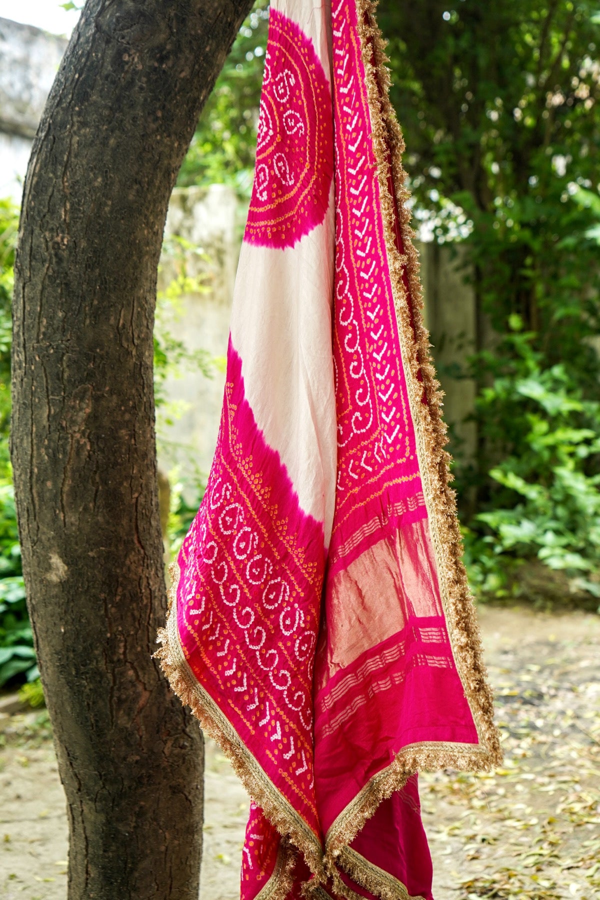 Handwoven Bandhani Gajji Silk Dupatta in Pink & White