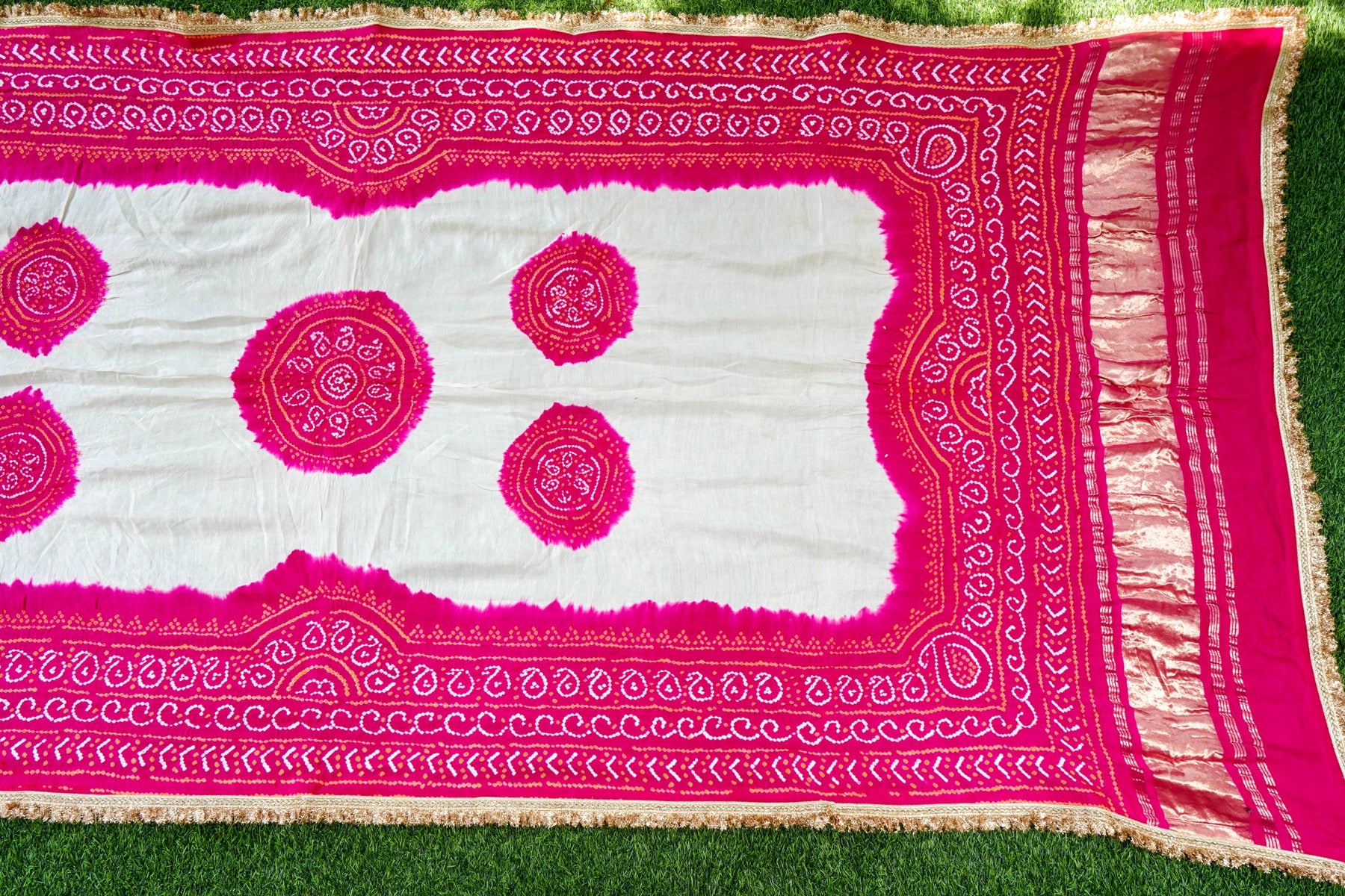Handwoven Bandhani Gajji Silk Dupatta in Pink & White