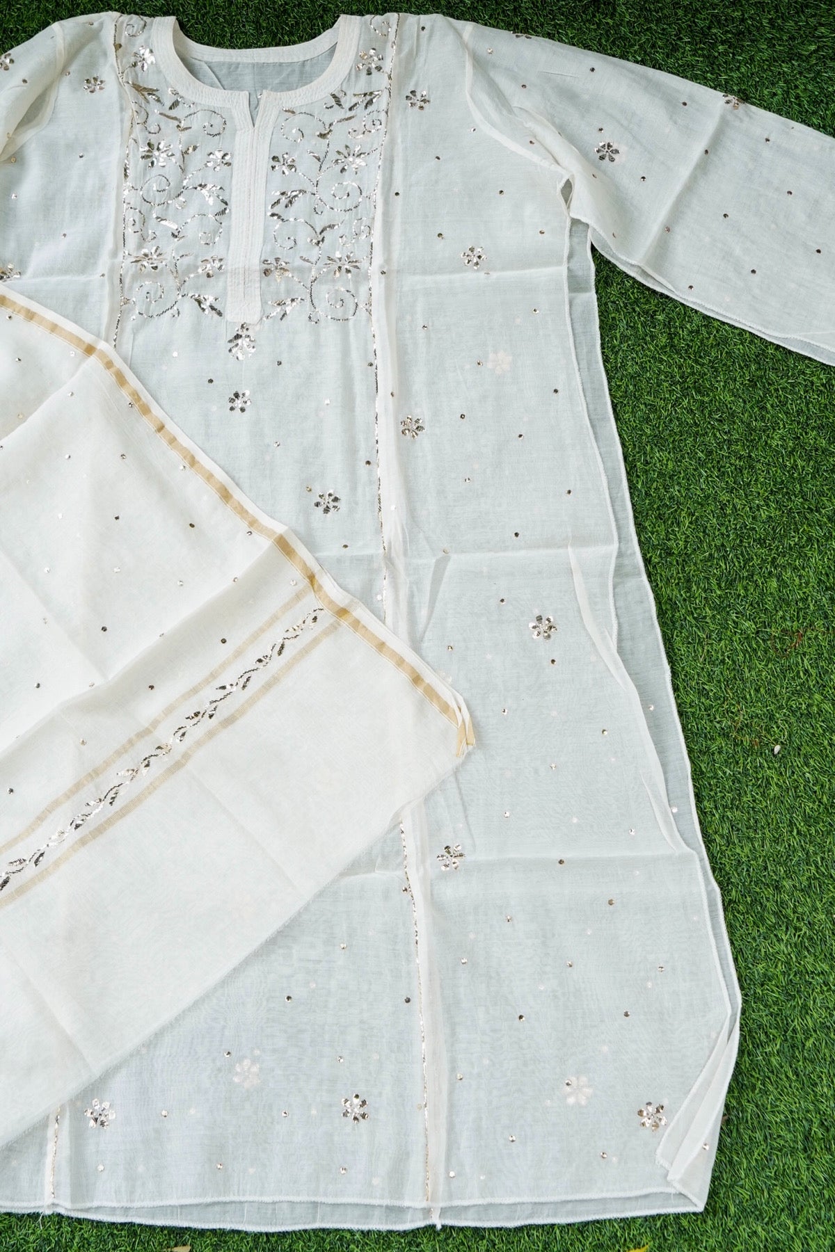 Mukaish Mul Chanderi Kurta with Dupatta in White