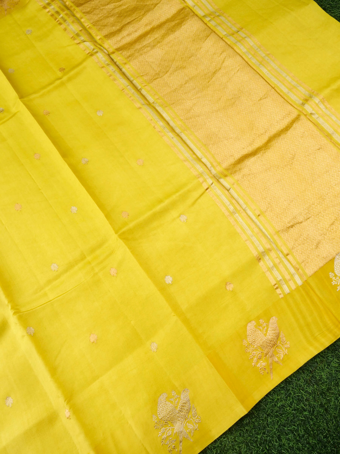 Handloom Banarasi Pure Katan Silk Kadwa Saree in Yellow with Parrot Motif - Khinkhwab