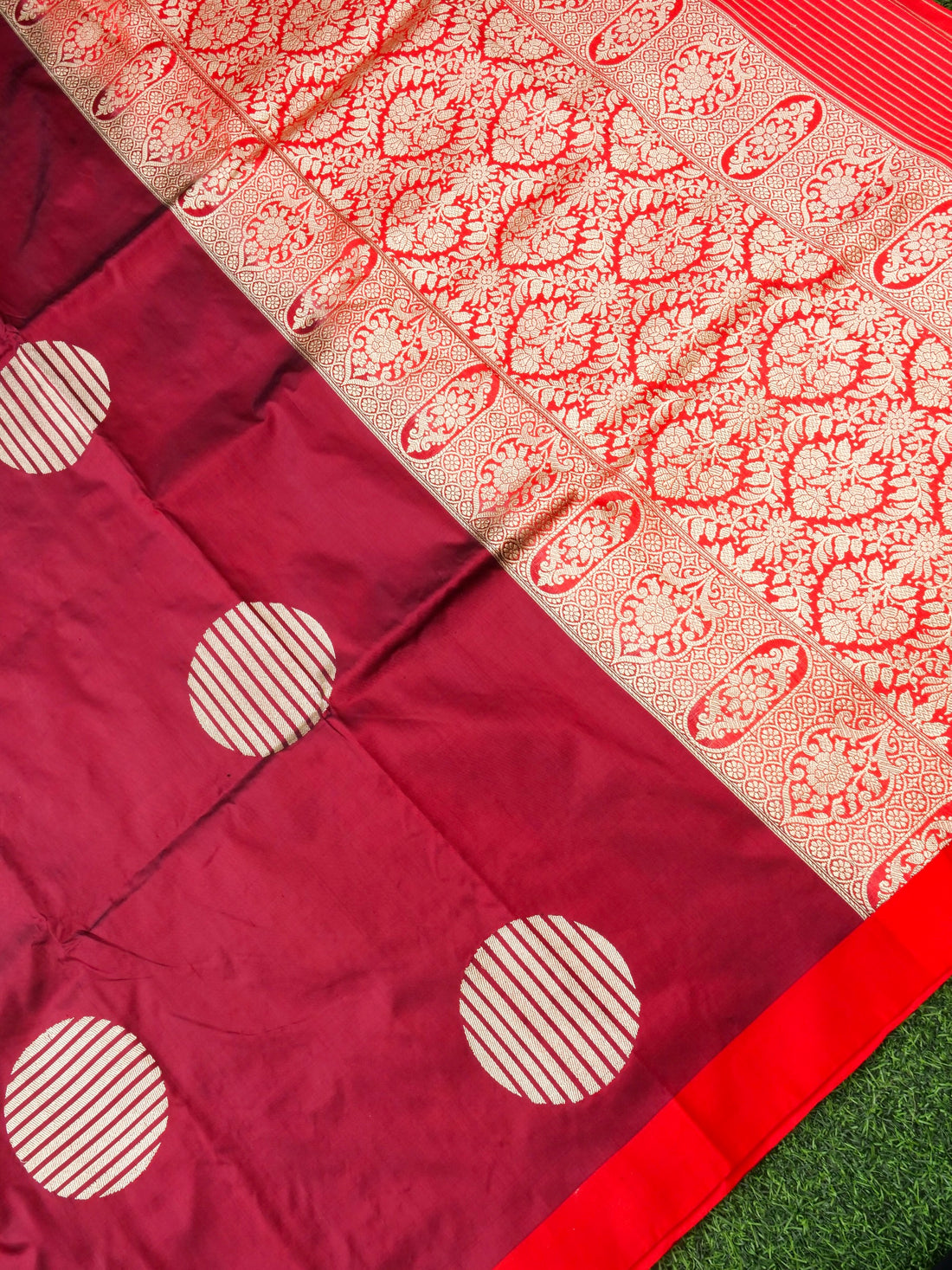 Handloom Banarasi Pure Katan Silk Saree in Maroon with Red Border - Khinkhwab