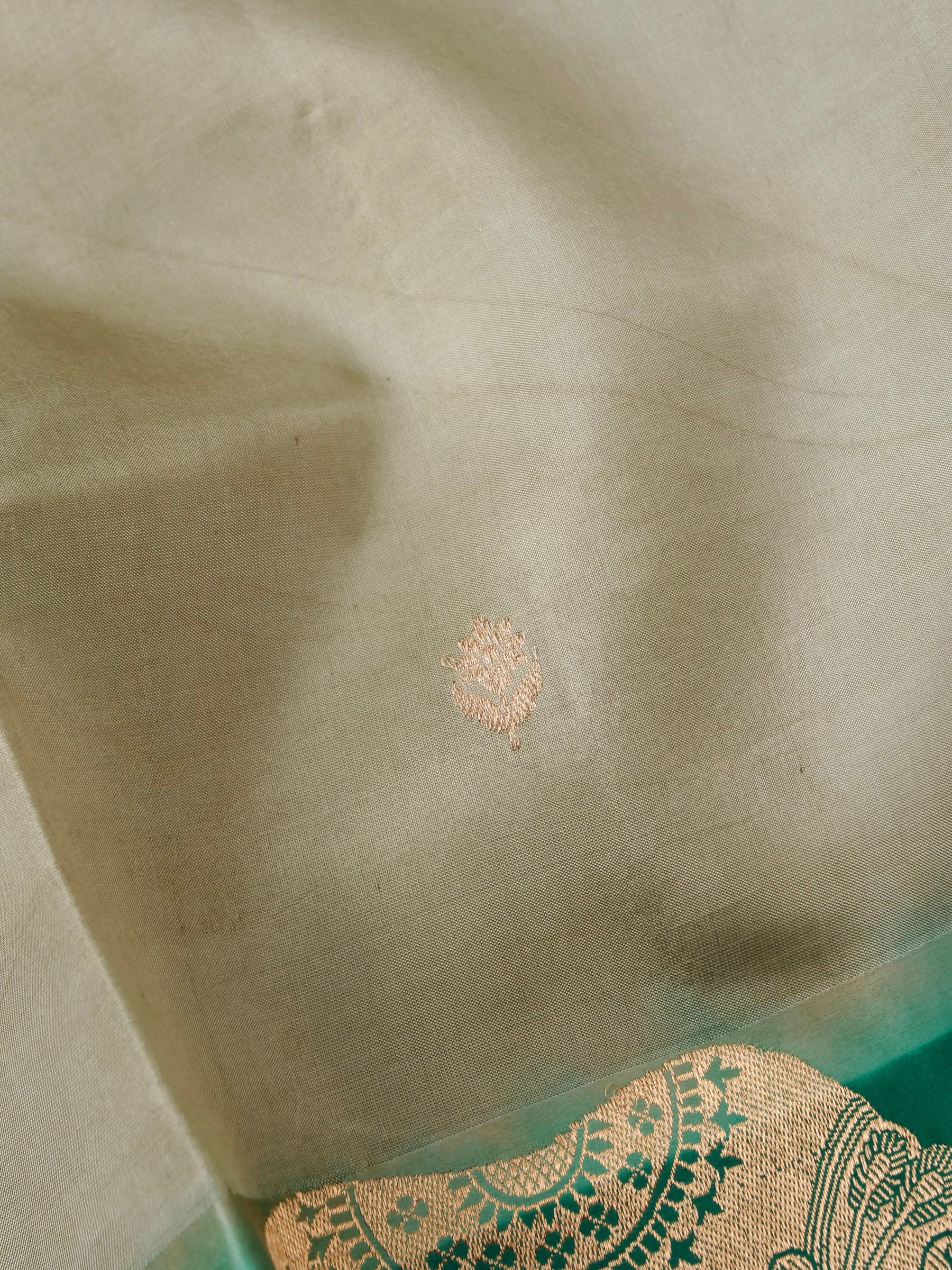 Handloom Banarasi Pure Katan Silk Gold Kadwa Saree with Nandi & Calf - Khinkhwab