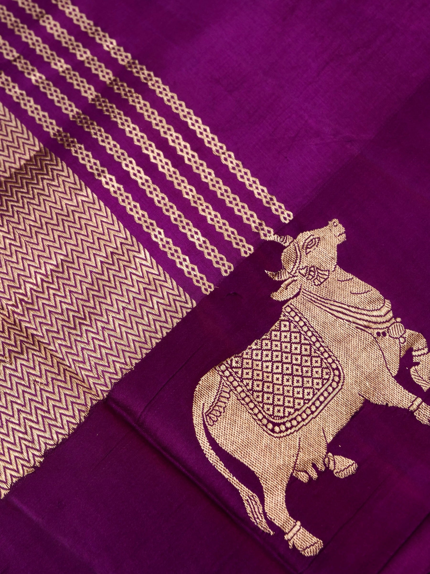 Handloom Banarasi Pure Katan Silk Kadwa Saree in Coral with Standing Nandi Motif - Khinkhwab