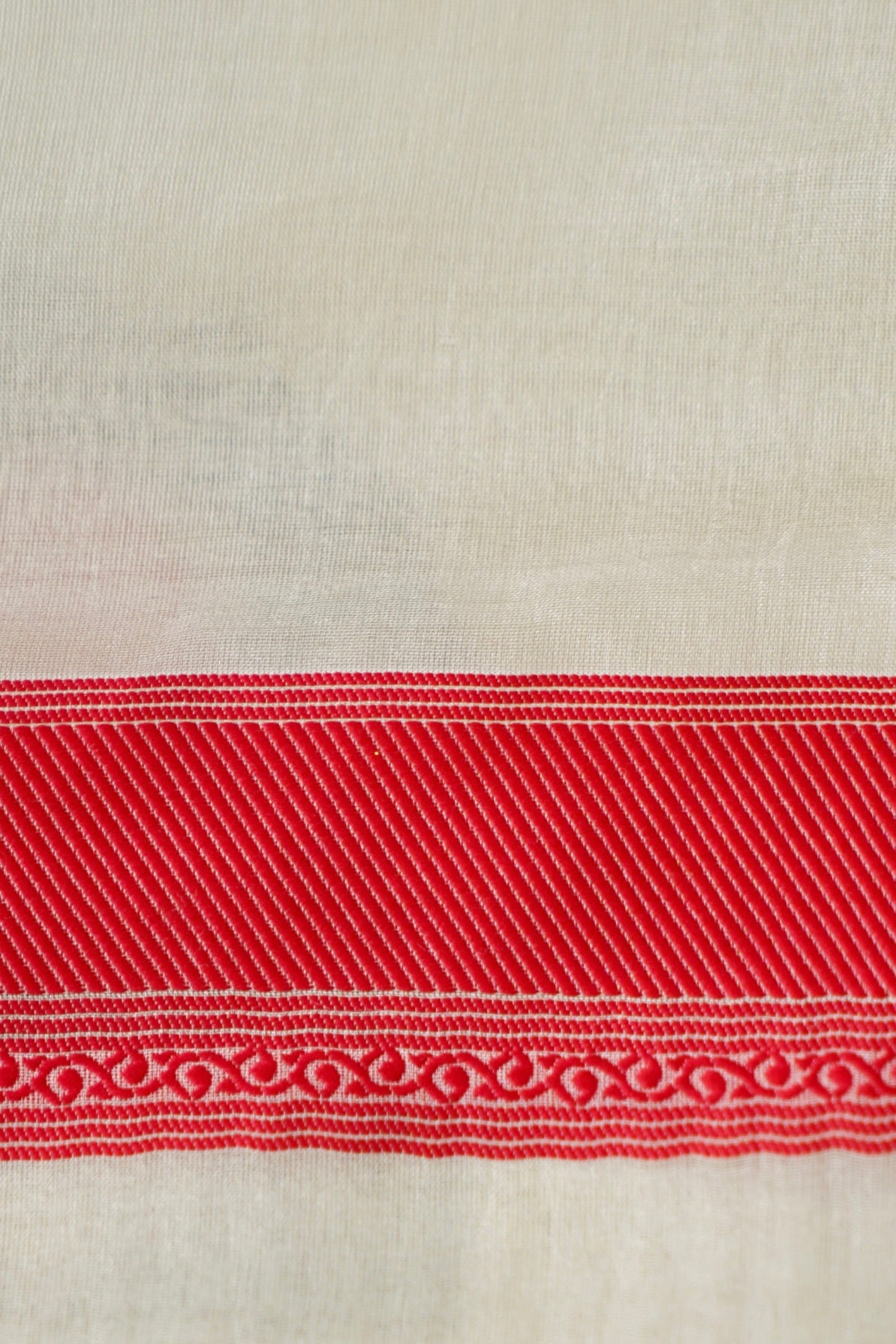 Handwoven Banarasi Organza Silk Kadwa Saree in Ivory- Soglia