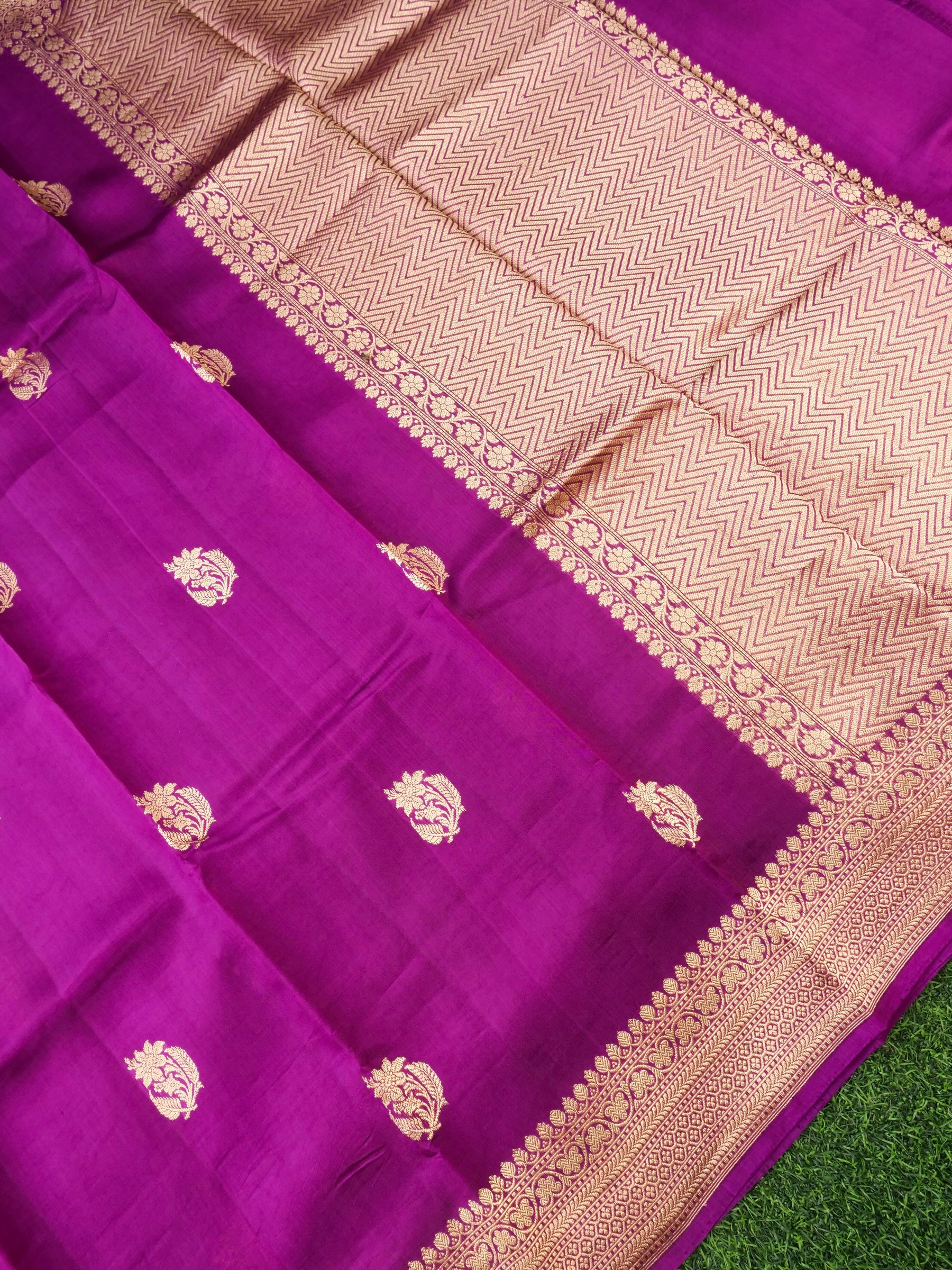 Handloom Banarasi Katan Silk Kadwa Saree Magenta Floral Butis - Khinkhwab