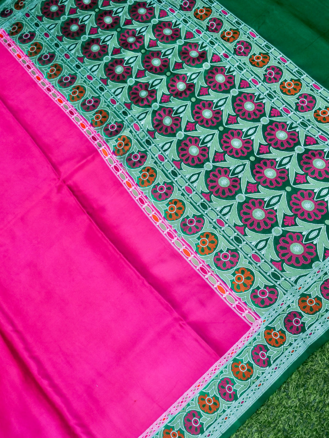 Banarasi Mashru Silk Kadiyal Handwoven Saree in Rani Pink