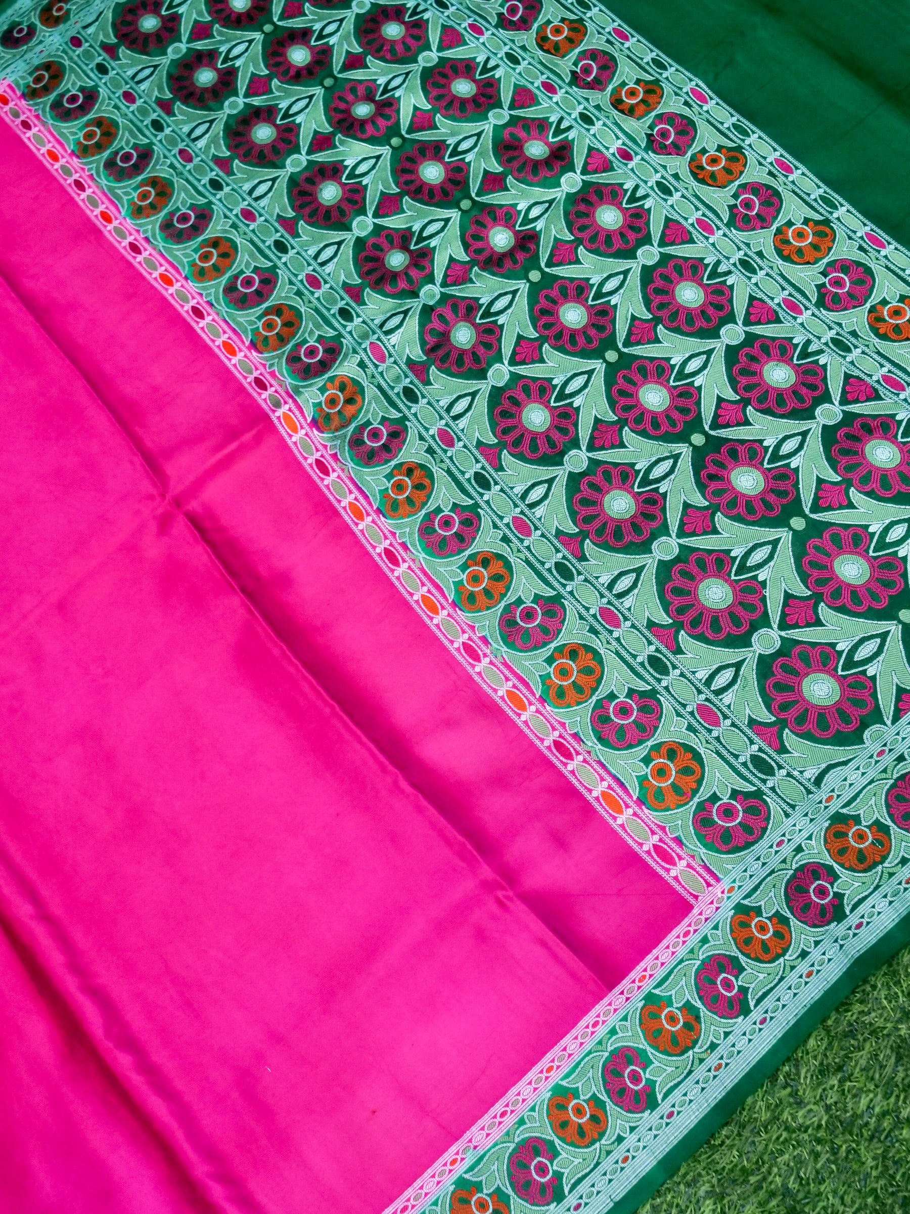 Banarasi Mashru Silk Kadiyal Handwoven Saree in Rani Pink