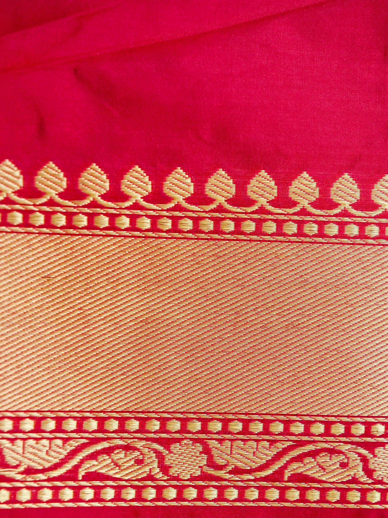 Banarasi Katan Silk Zari Tanchoi Handloom Saree | Magenta - Khinkhwab
