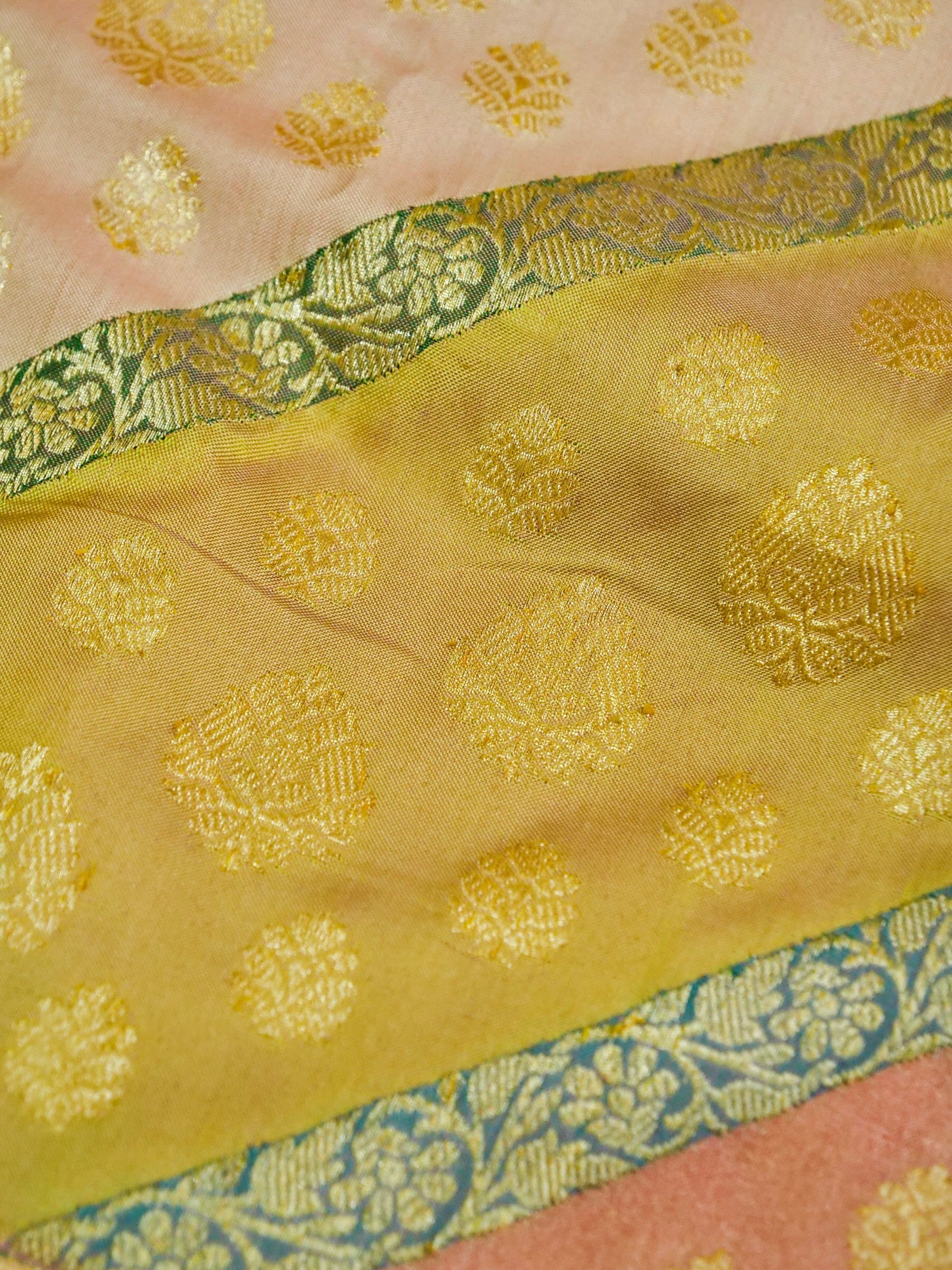 Banarasi Katan Silk Kadwa Rangkat Handloom Saree | Multicolour - Khinkhwab
