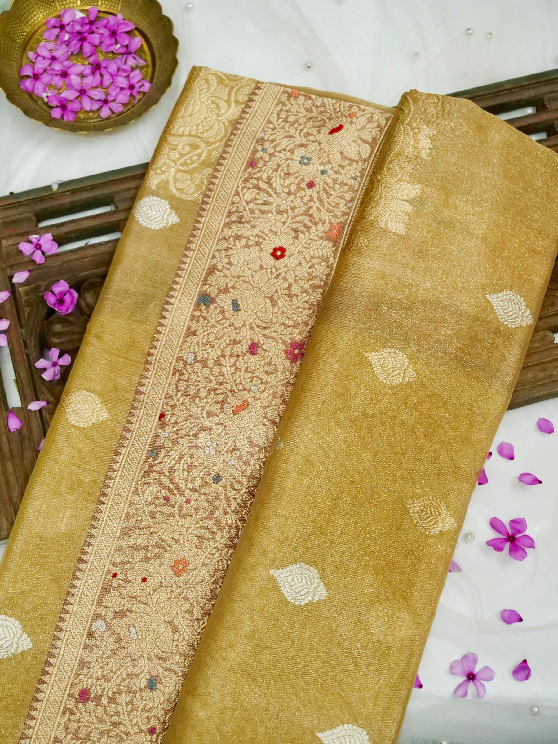 Banarasi Cotton Tissue Kadwa Konia Handloom Saree | Antique Gold - Khinkhwab