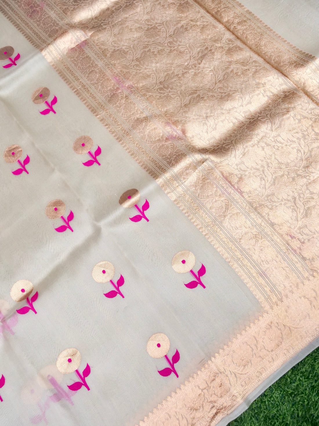 Banarasi Kora Silk Kadwa Meenakari Handwoven Saree in Ivory Cream - Khinkhwab