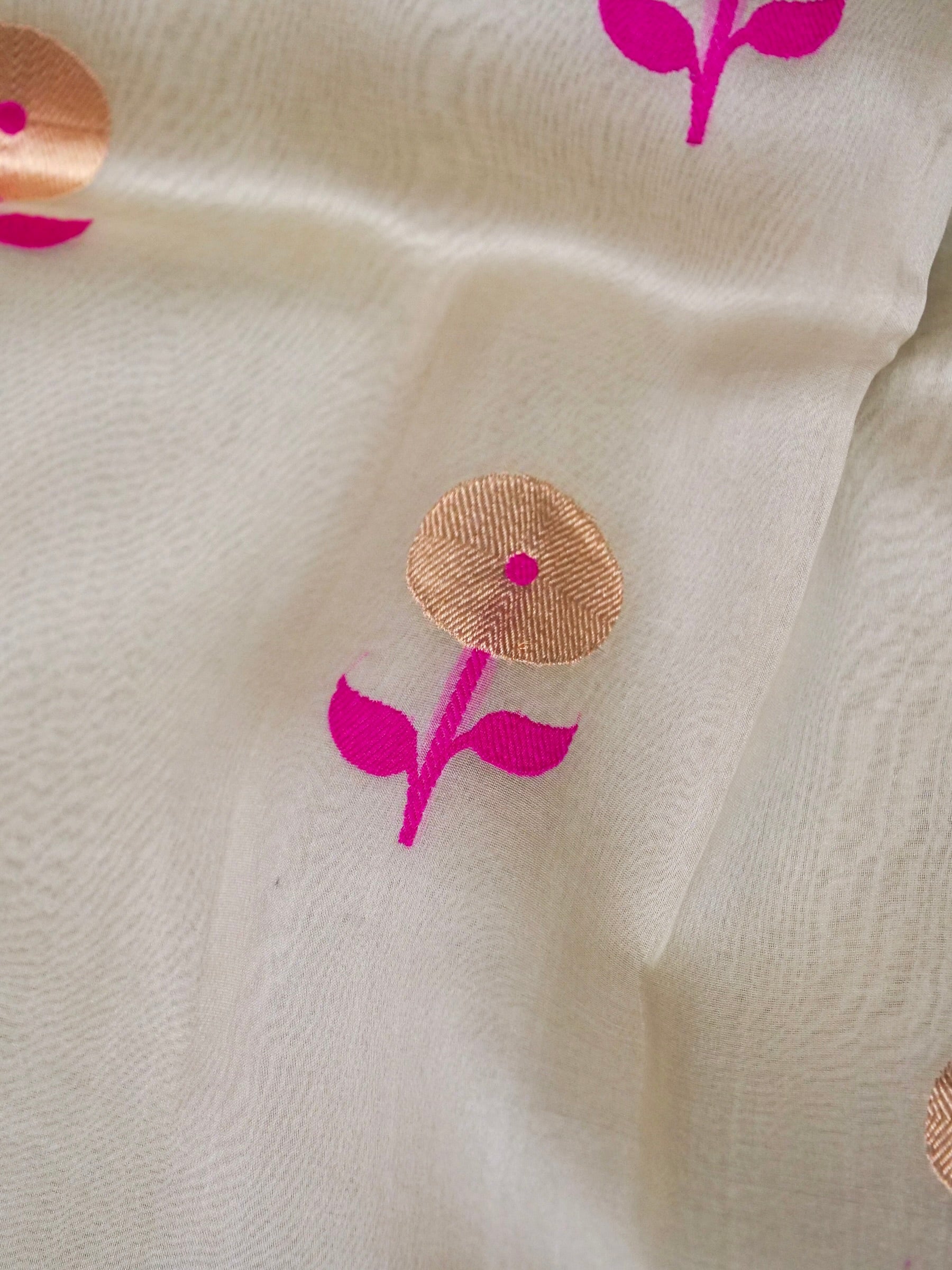 Banarasi Kora Silk Kadwa Meenakari Handwoven Saree in Ivory Cream - Khinkhwab