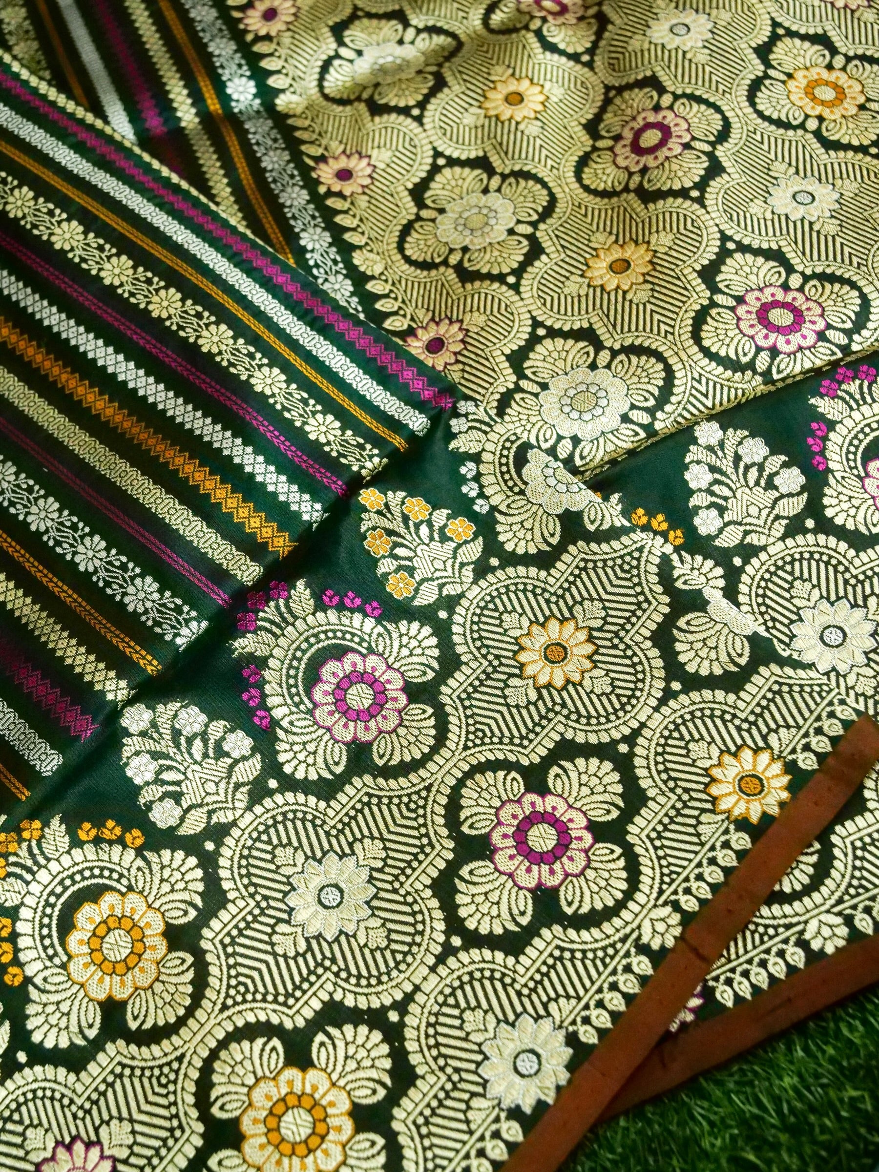 Banarasi Katan Silk Meenakari Border Stripe Handloom Saree | Green - Khinkhwab