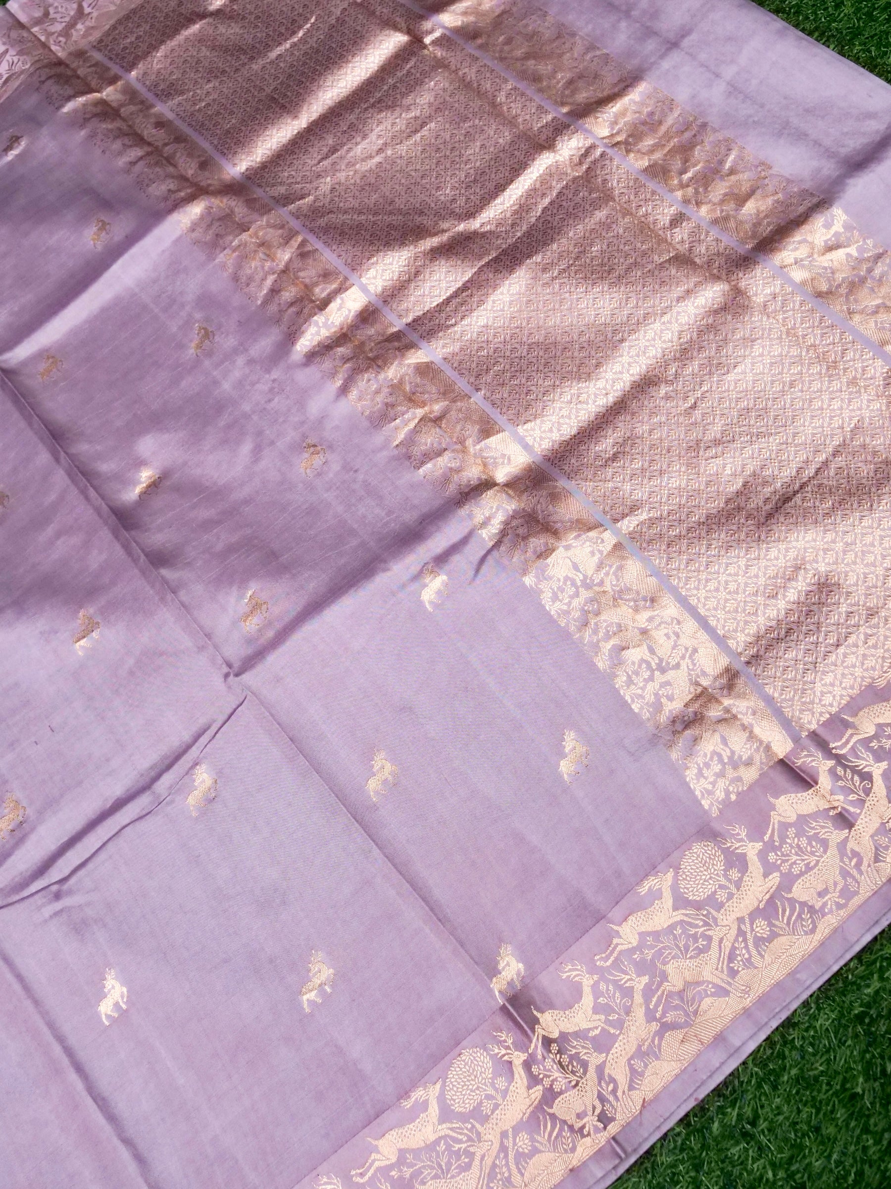 Banarasi Katan Silk Kadwa Shikargah Handwoven Saree in Dusty Lilac - Khinkhwab