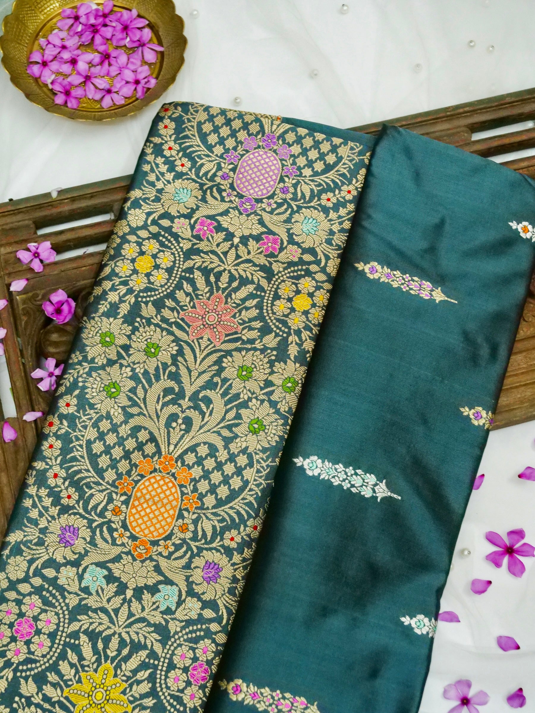 Banarasi Katan Silk Kadwa Tilfi Border Handloom Saree | Teal - Khinkhwab